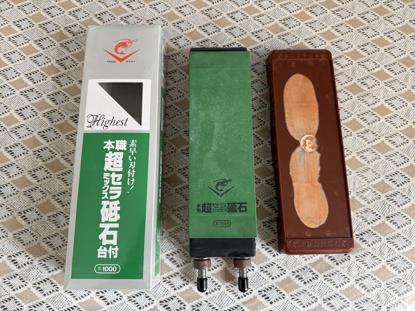 Naniwa 1,000 Grit Super Ceramic Water Stone with a Base (Japan Import) - Professional Chosera Stone customer photo 1