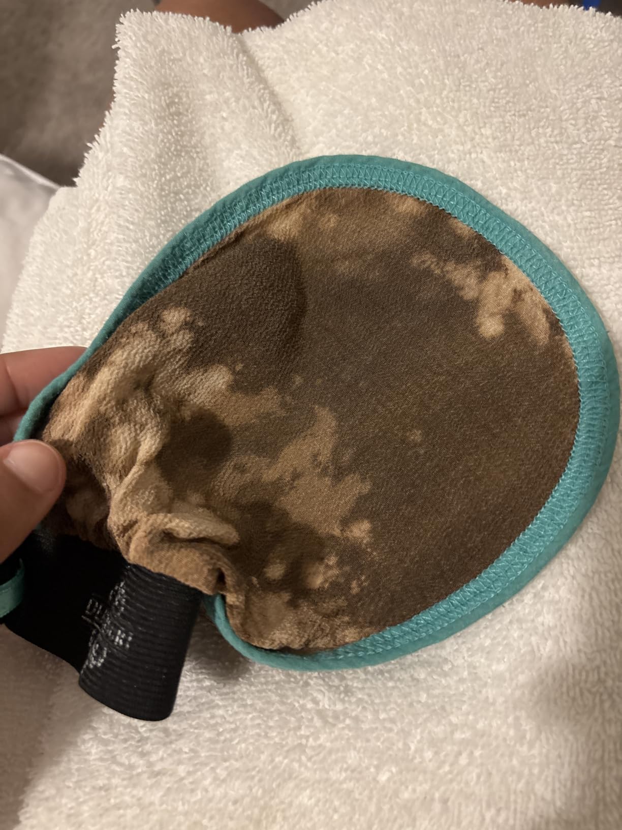 Dermasuri - Deep Exfoliating Glove - Korean Exfoliating Mitt & Body Scrubber - Keratosis Pilaris Treatment Scrub - Self Tanner Mitt & Ingrown Hair Exfoliator - Shower Gloves for Women & Men - (1 Pack) customer photo 1