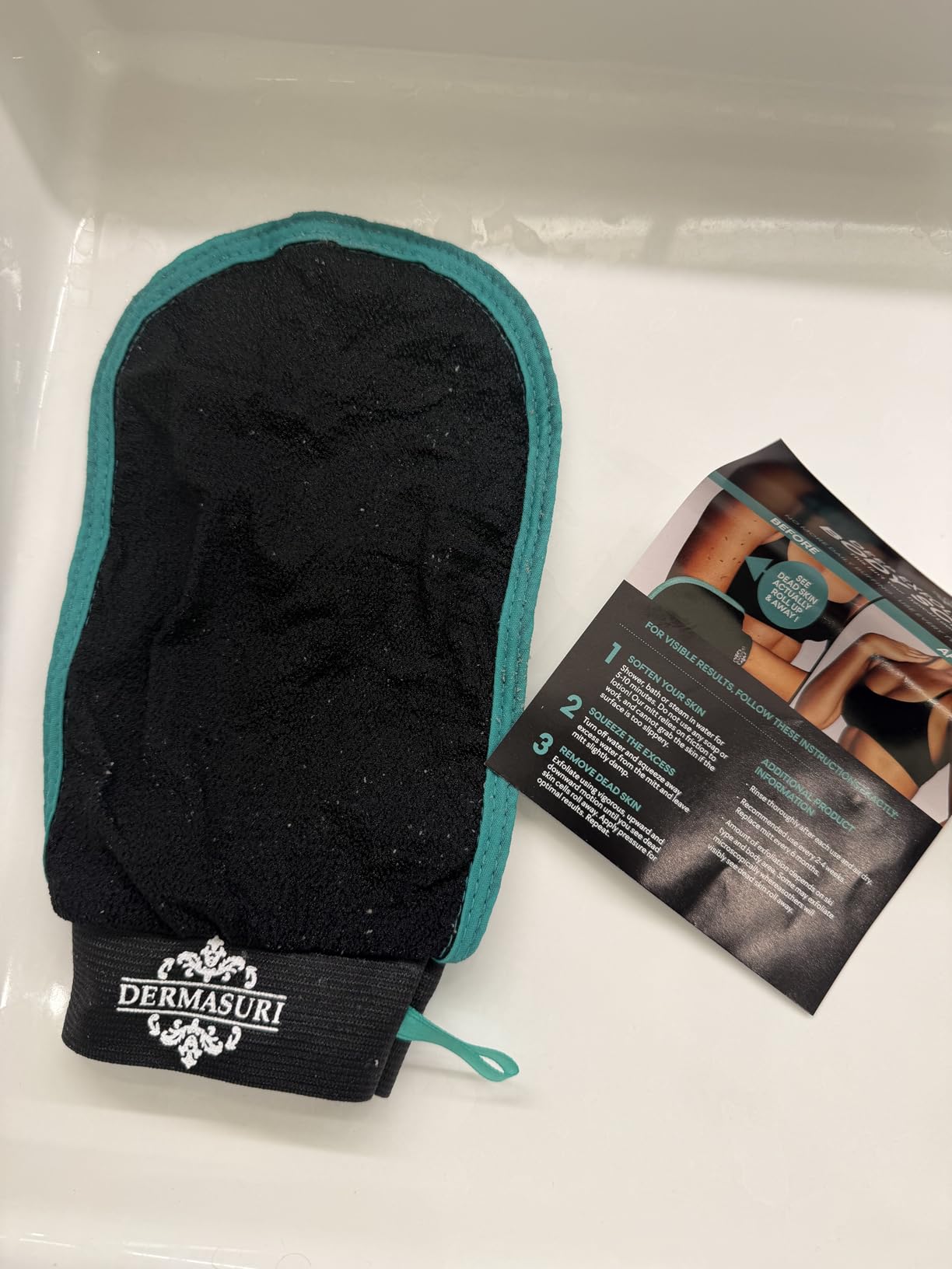 Dermasuri - Deep Exfoliating Glove - Korean Exfoliating Mitt & Body Scrubber - Keratosis Pilaris Treatment Scrub - Self Tanner Mitt & Ingrown Hair Exfoliator - Shower Gloves for Women & Men - (1 Pack) customer photo 2