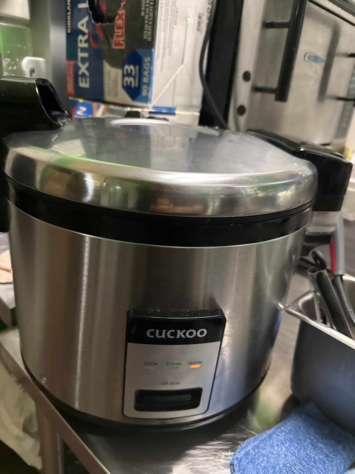 CUCKOO Commercial Rice Cooker & Warmer, Extra Large Rice Cooker 30-Cup Uncooked / 60-Cup Cooked, Professional Industrial Grain Cooker (CR-3032), Silver customer photo 1