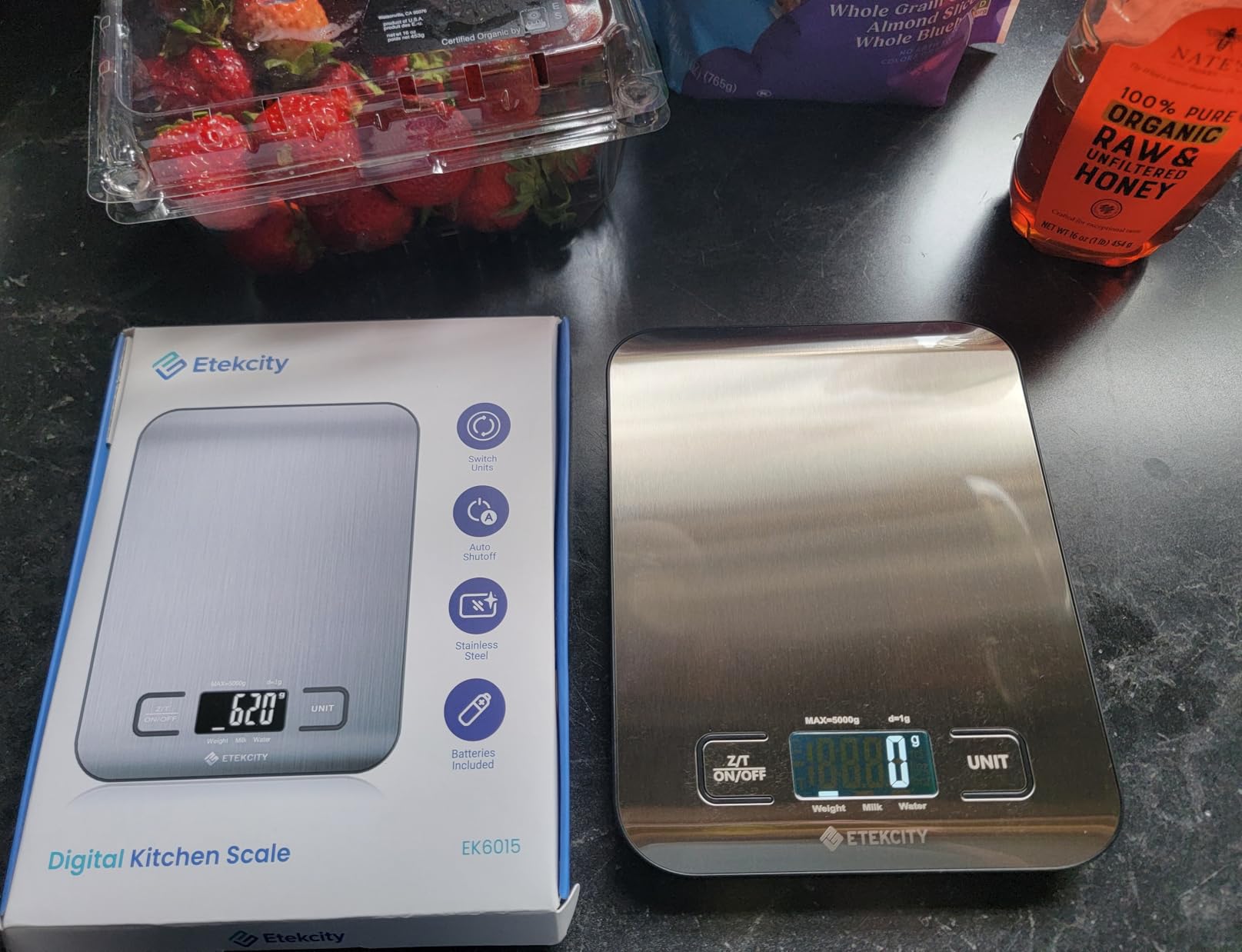 Etekcity Food Kitchen Scale, Digital Grams and Ounces for Weight Loss, Baking, Cooking, Keto and Meal Prep, LCD Display, Medium, 304 Stainless Steel customer photo 1