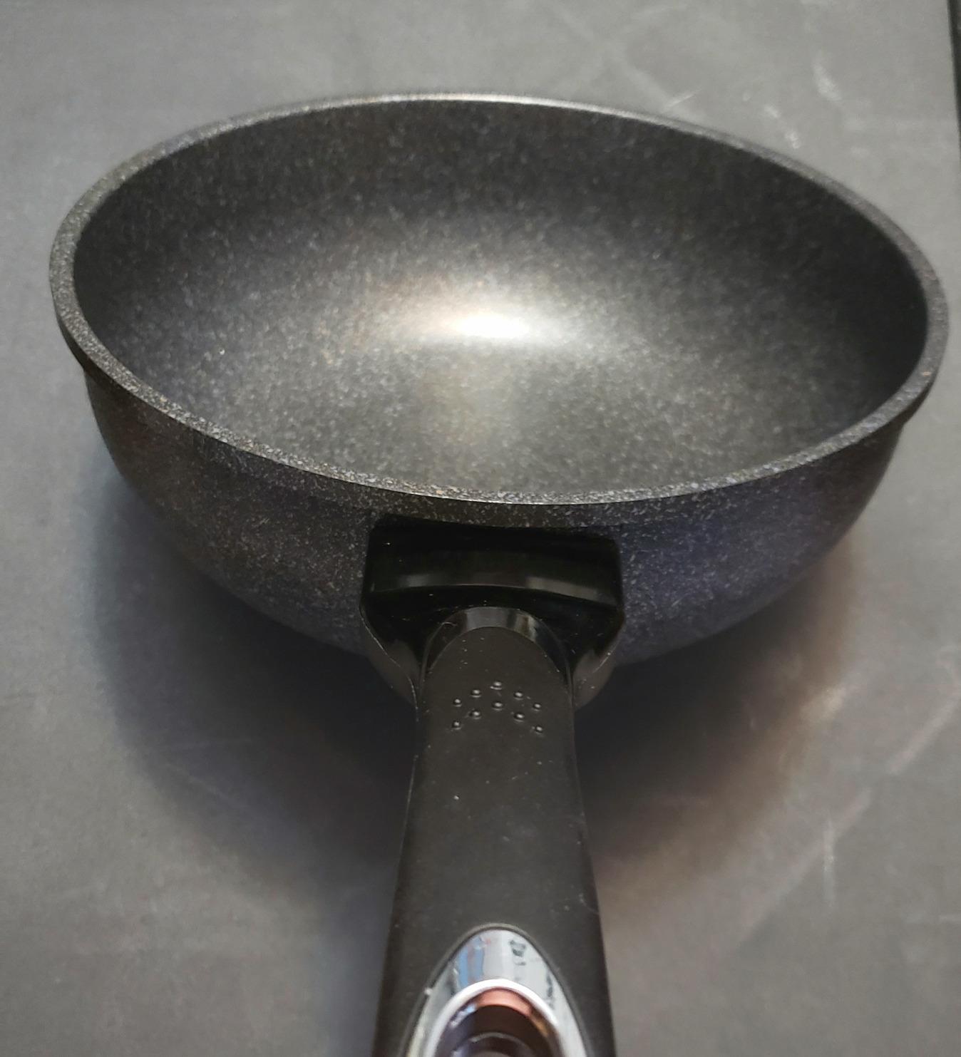 HOME N KITCHENWARE Nonstick Ceramic Wok, Frying Pan - Premium 9-Layered Cookware, Korean Marble-Coated - Easy to Clean Cast Aluminum - Induction Ready for Saute, Stir-Fry, Eggs, Fried Rice 11-Inch customer photo 1