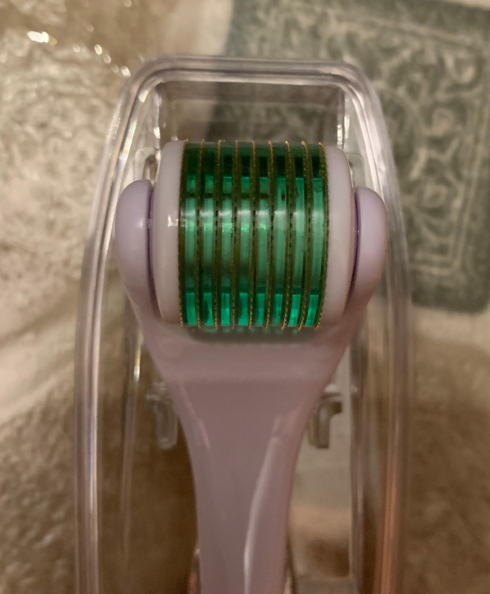 Sdara Skincare Derma Roller Microneedling Roller for Face - Includes Free Storage Case (Pack of 1) Unisex customer photo 2