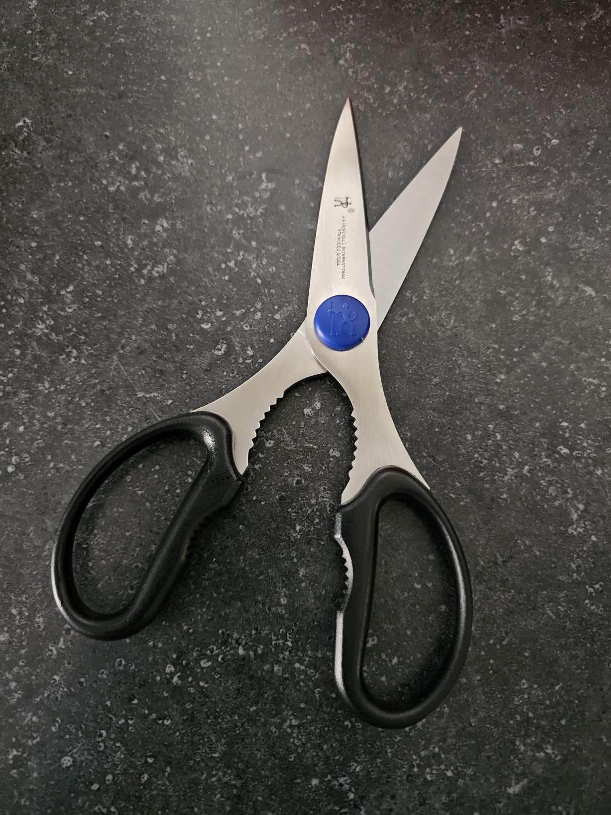 HENCKELS Kitchen Shears, Made in Japan, Kitchen Scissors, Multi-Purpose Scissors with Stainless Steel Blades, Built-In Bottle Opener & Soft Grip - Dishwasher Safe customer photo 2
