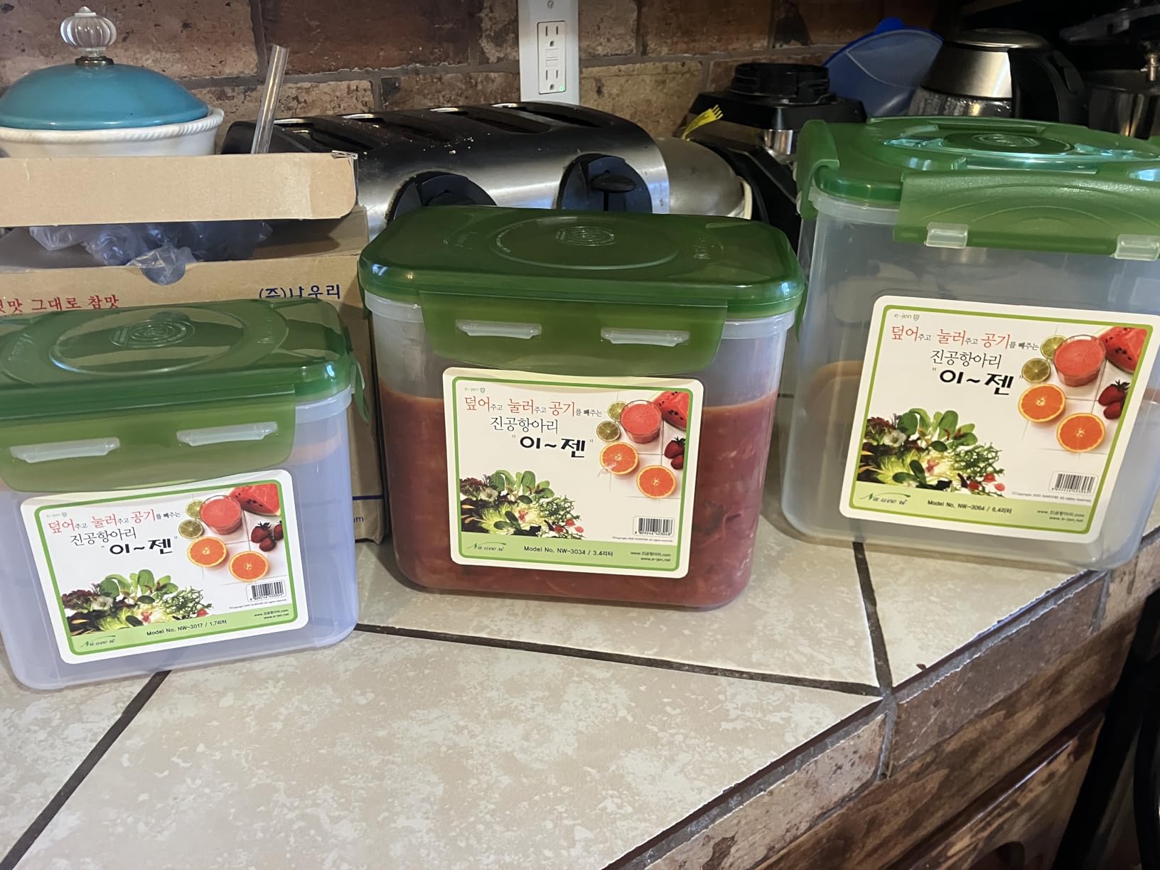 Premium Kimchi, Sauerkraut Container Probiotic Fermentation with Inner Vacuum Lid (Earthenware Brown, 0.9 gal/ 3.4L) customer photo 1