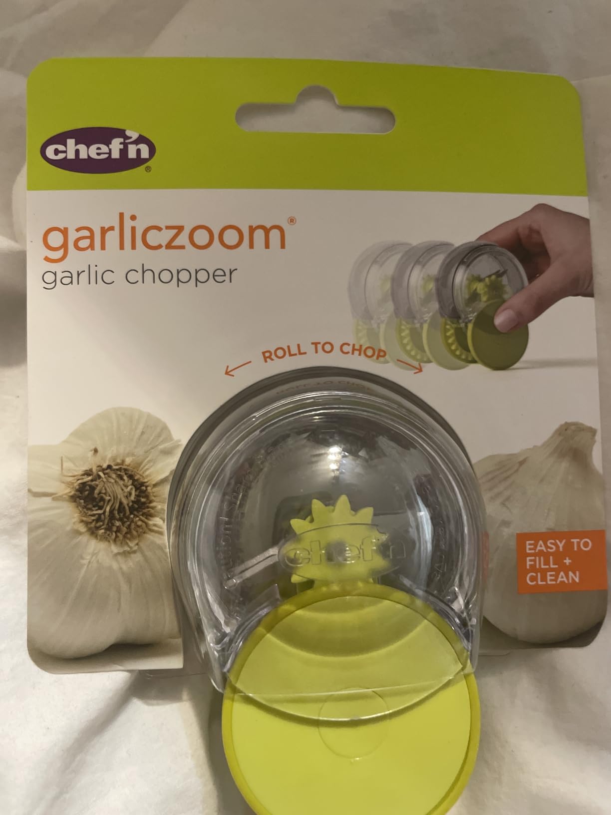 Chef'n GarlicZoom Garlic Chopper, Handheld Garlic Mincer with Rolling Action, Easy to Use and Clean, Compact Size for Quick Prep, Dishwasher Safe customer photo 2