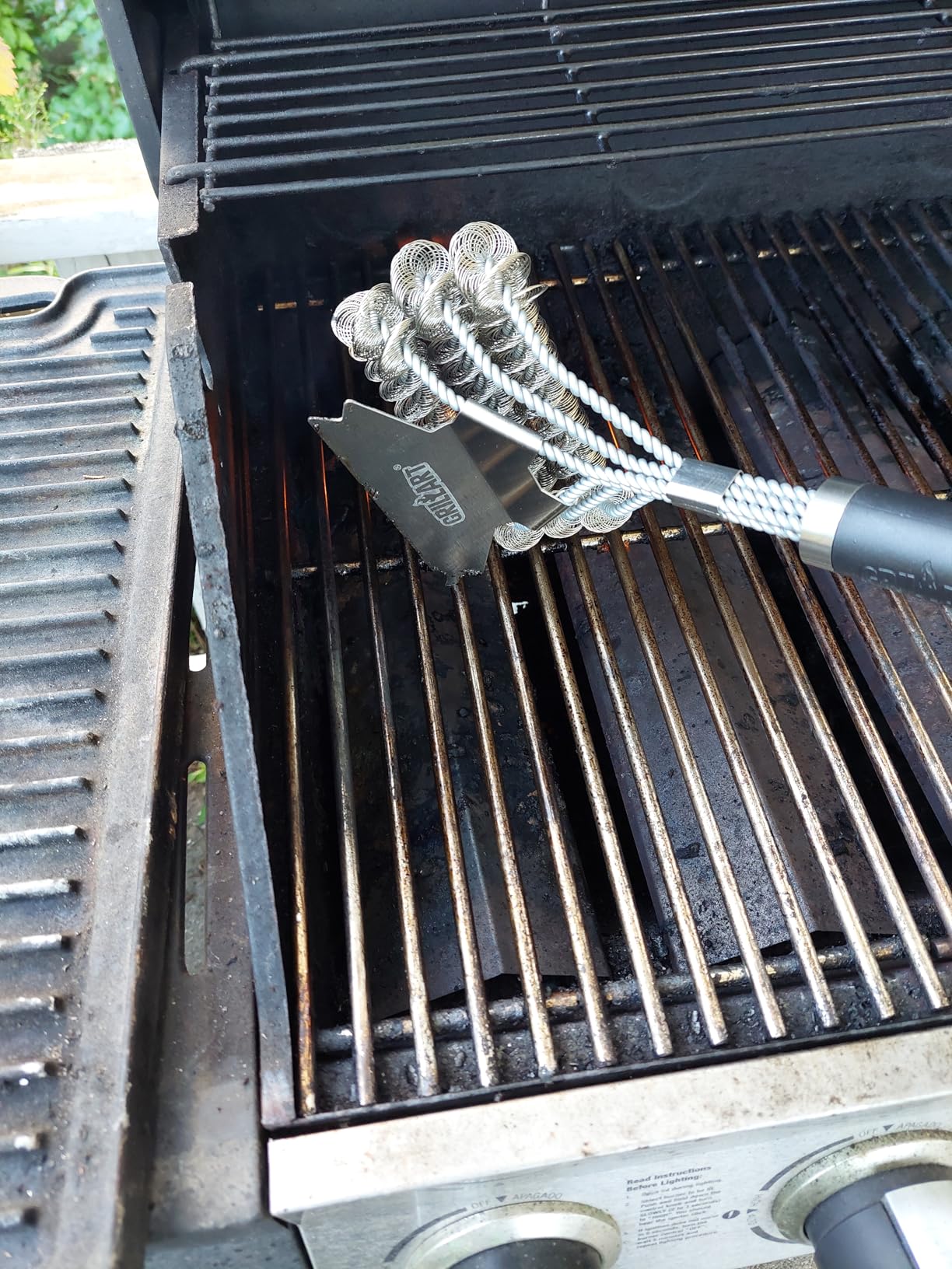 Grill Brush and Scraper Bristle Free - Safe BBQ Brush for Grill - 18'' Stainless Grill Grate Cleaner - Safe Grill Accessories for Porcelain/Weber Gas/Charcoal Grill - Gifts for Grill Wizard customer photo 2