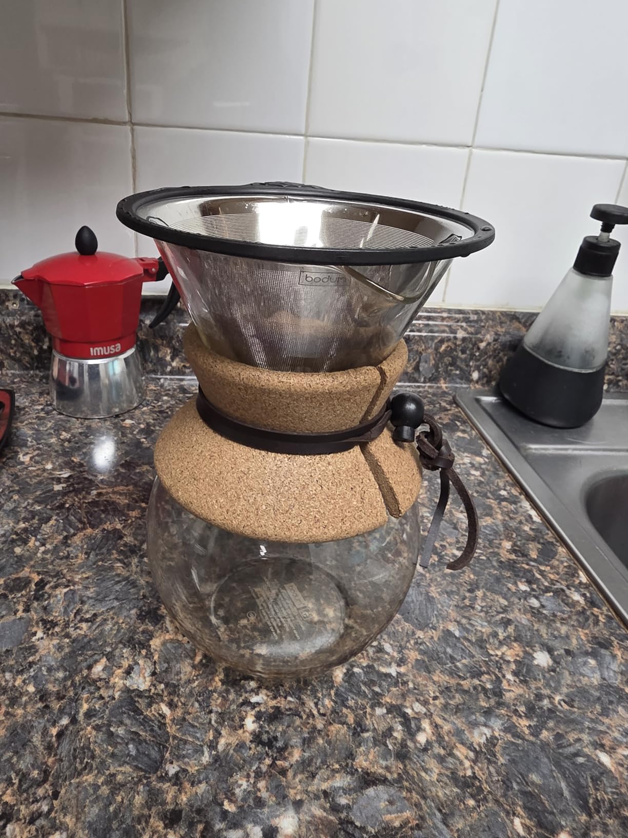 Bodum 34oz Pour Over Coffee Maker, High-Heat Borosilicate Glass with Reusable Stainless Steel Filter and Cork Grip - Made in Portugal customer photo 2