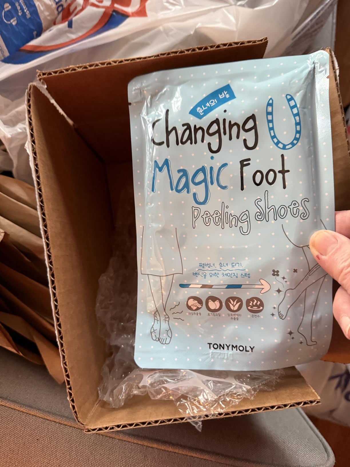 TONYMOLY Changing U Magic Foot Peeling Shoes customer photo 1
