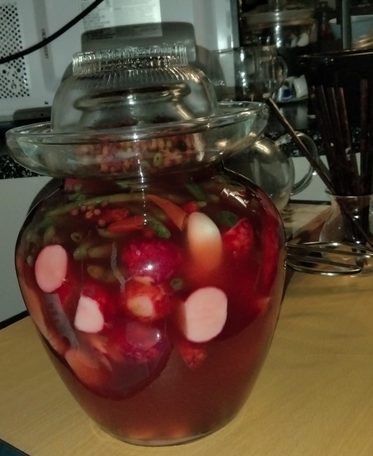 Large Traditional Sichuan Chinese Glass Fermenting Jar with Water Seal Airlock Lid, Glass Fermentation Crock for Pickling, Kimchi, Sauerkraut, and Fermentation (4.5 Liter, 155 Oz, 1.21 Gallons) customer photo 1