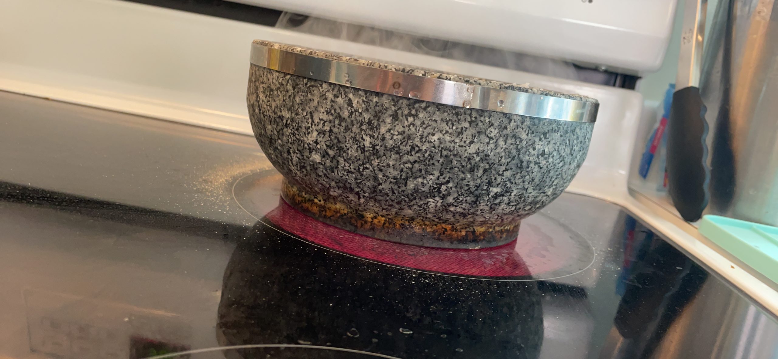 MDLUU 2 Pcs Dolsot Bibimbap Bowl 32 Oz, Granite Stone Bowl with Wood Base, Dolsot Pot for Korean Soup, Rice and Stew customer photo 2