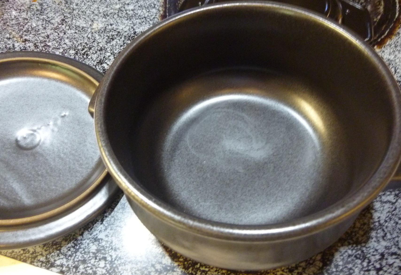 Premium Korean Stone Bowl with Lid and Tray Set, 37 oz Dolsot Hot Pot for Bibimbap and Soup, Sizzling Ceramic Cookware customer photo 2