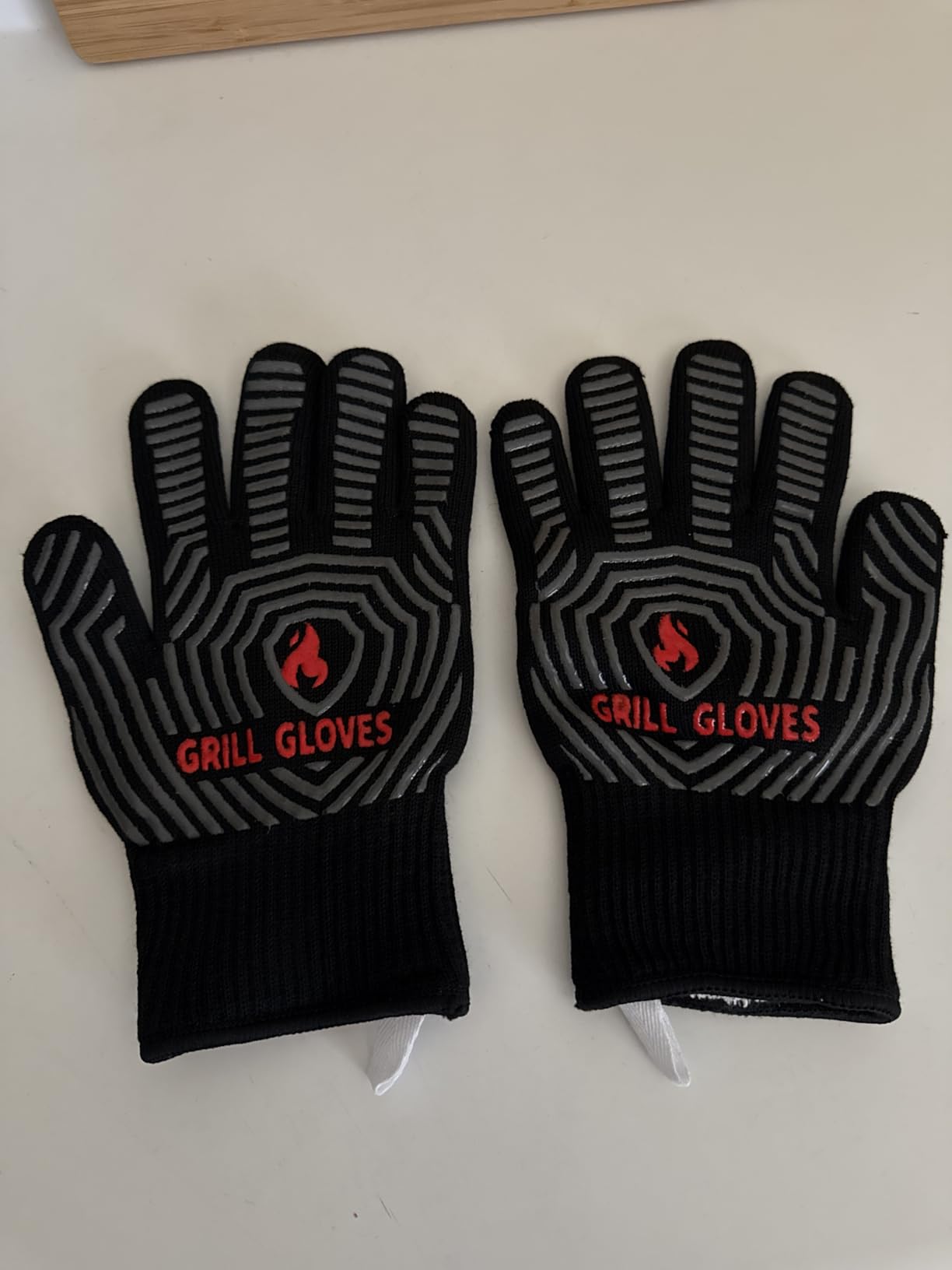 QUWIN BBQ Gloves, 1472°F Heat Resistant Grilling Gloves Silicone Non-Slip Oven Mitts, Kitchen Gloves for BBQ, Grilling, Cooking, Baking(One Size Fits Most, Black)- 1 Pair customer photo 1