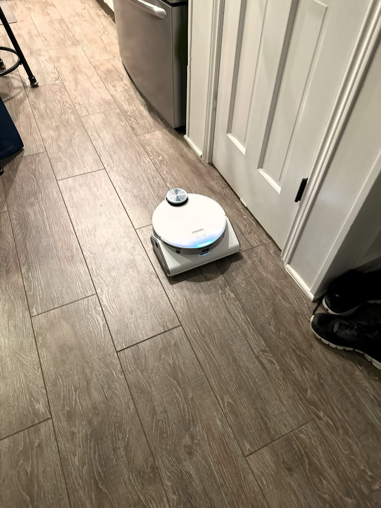 Samsung Jet Bot AI+ Robot Vacuum Cleaner w/ Object Recognition, Intelligent Cleaning, Clean Station, 5-Layer Filter, Touchless Dust Removal for Hardwood Floors, Carpets, VR50T95735W, White customer photo 1