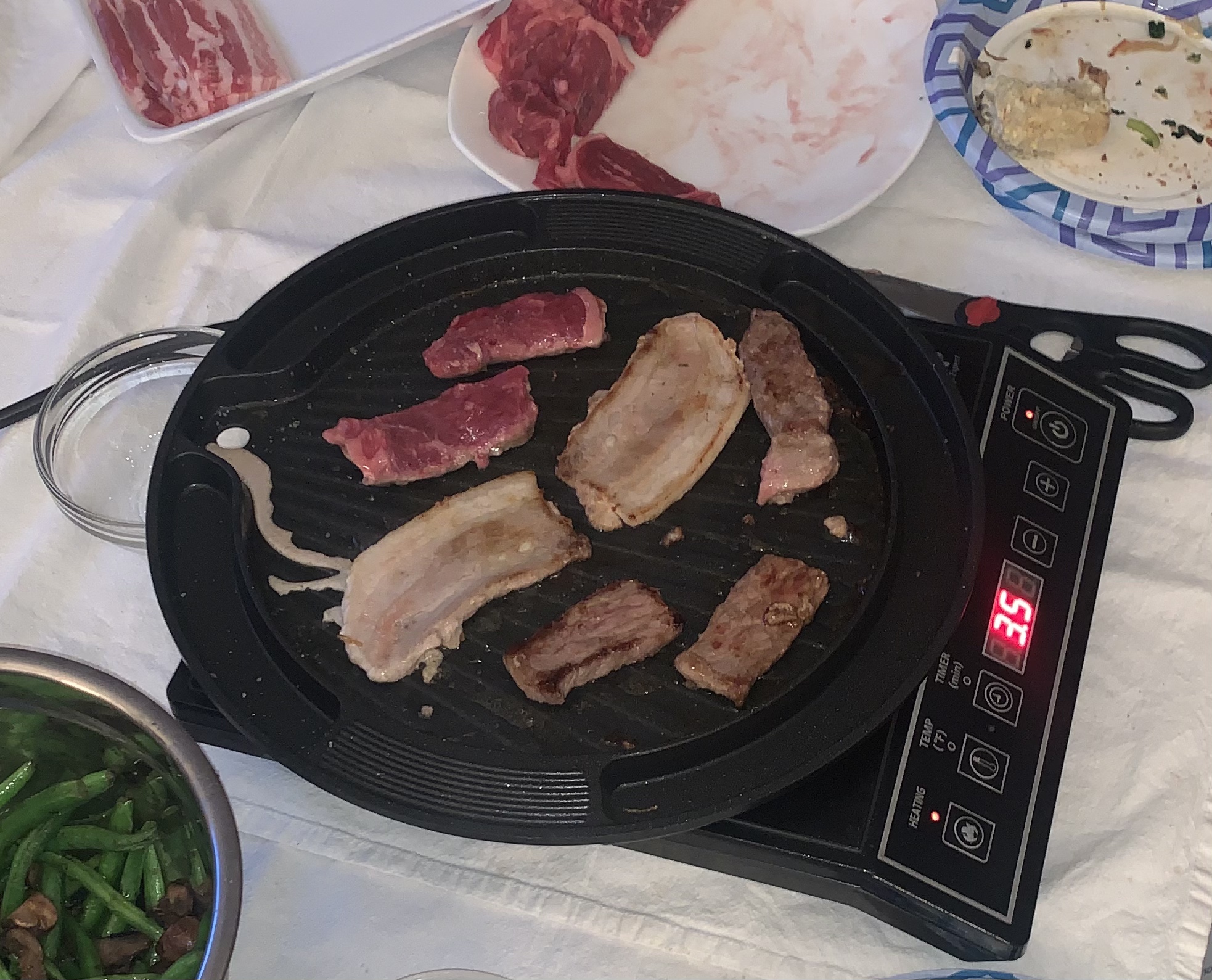 UPIT Wide Korean BBQ Grill Pan, Widen Nonstick Coating with Improved Grease Draining Spout customer photo 2