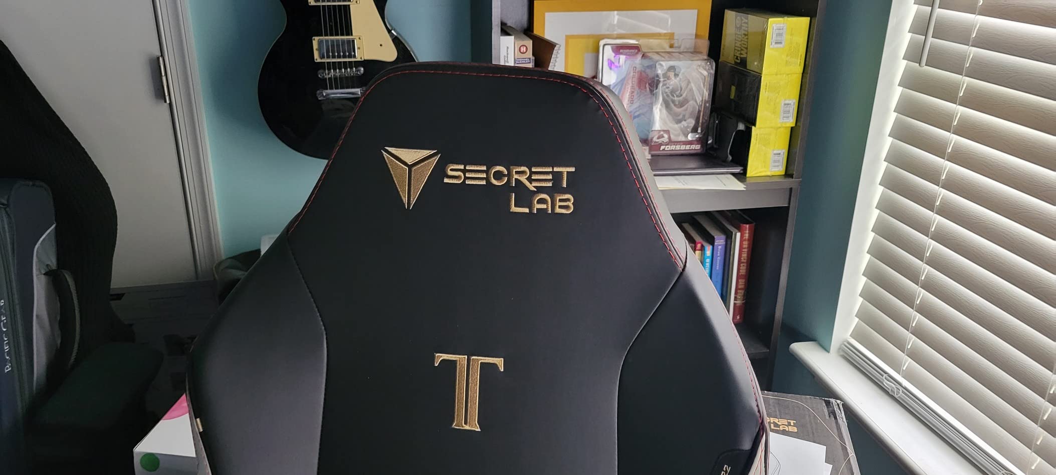 Secretlab Titan Evo XL Gaming Chair - Leatherette, Ergonomic | Lumbar Support, High Back, Reclining, Magnetic Head Pillow, Big & Tall (Up to 395 lbs), 4D Armrests, Height Adjustable customer photo 2