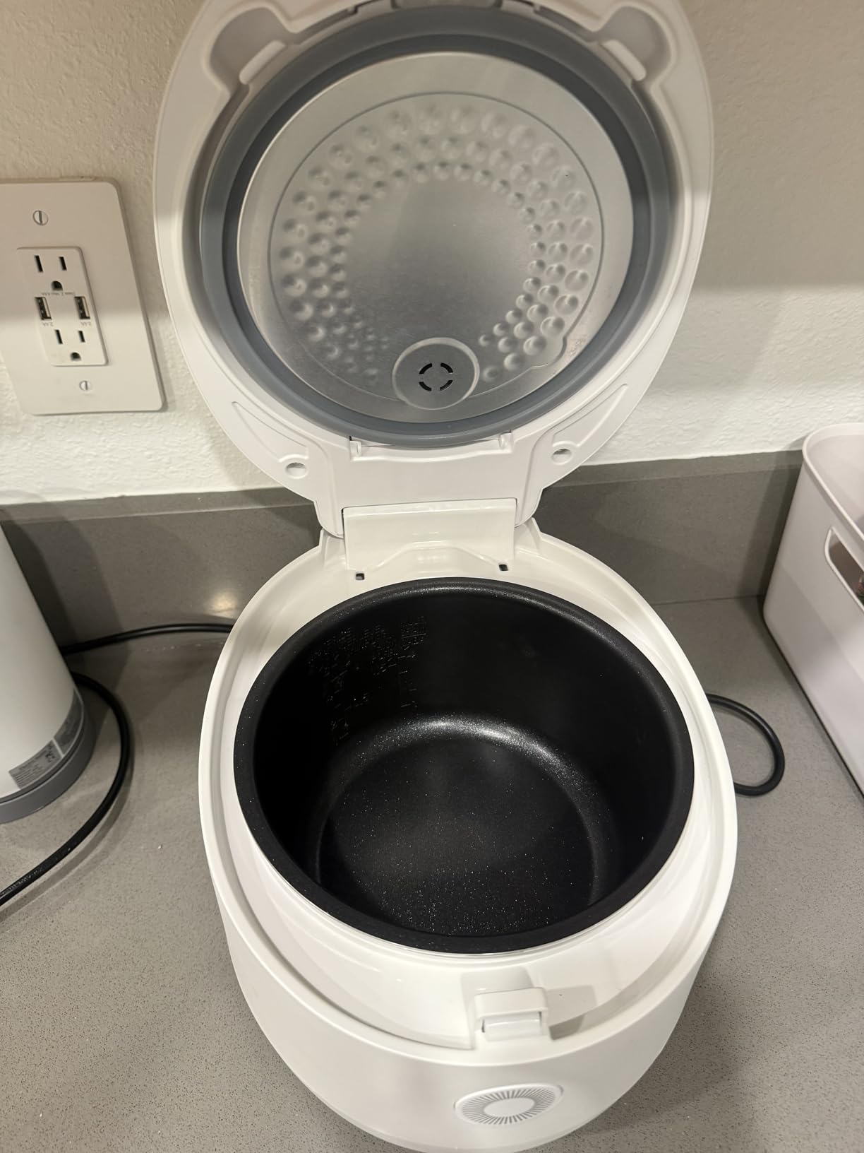 Cuckoo Micom Rice Cooker 3-Cup Uncooked / 6-Cup Cooked with Nonstick Inner Pot, Small Rice Maker with 8 Menu Options, Fuzzy Logic Technology, Auto Clean, Quick Rice Mode, White (CR-0375FW) customer photo 1