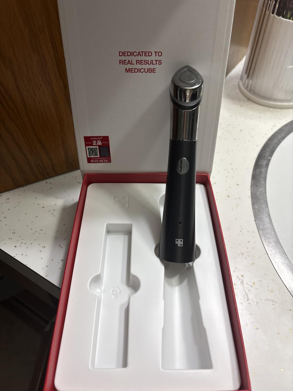 medicube Booster H - Korean Skincare Tool - Facial Glow Booster for Maximizing and Boosting Skin Care Absorption - Needle Free customer photo 1