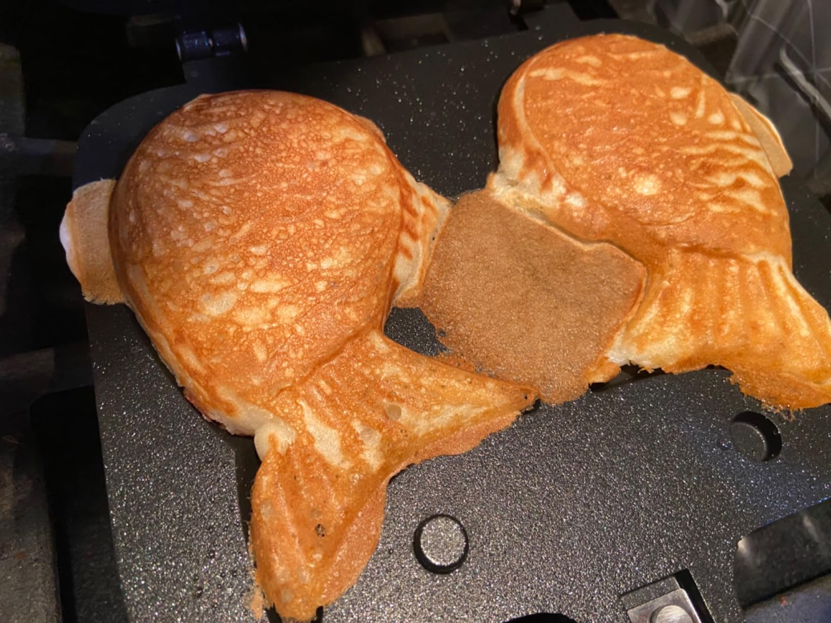 Taiyaki Fish Shape Cake Pan Waffle Cake Maker Fish-Shaped Pancake Double Pan Mold for Home Cooking with Silicone Oil Brush customer photo 1