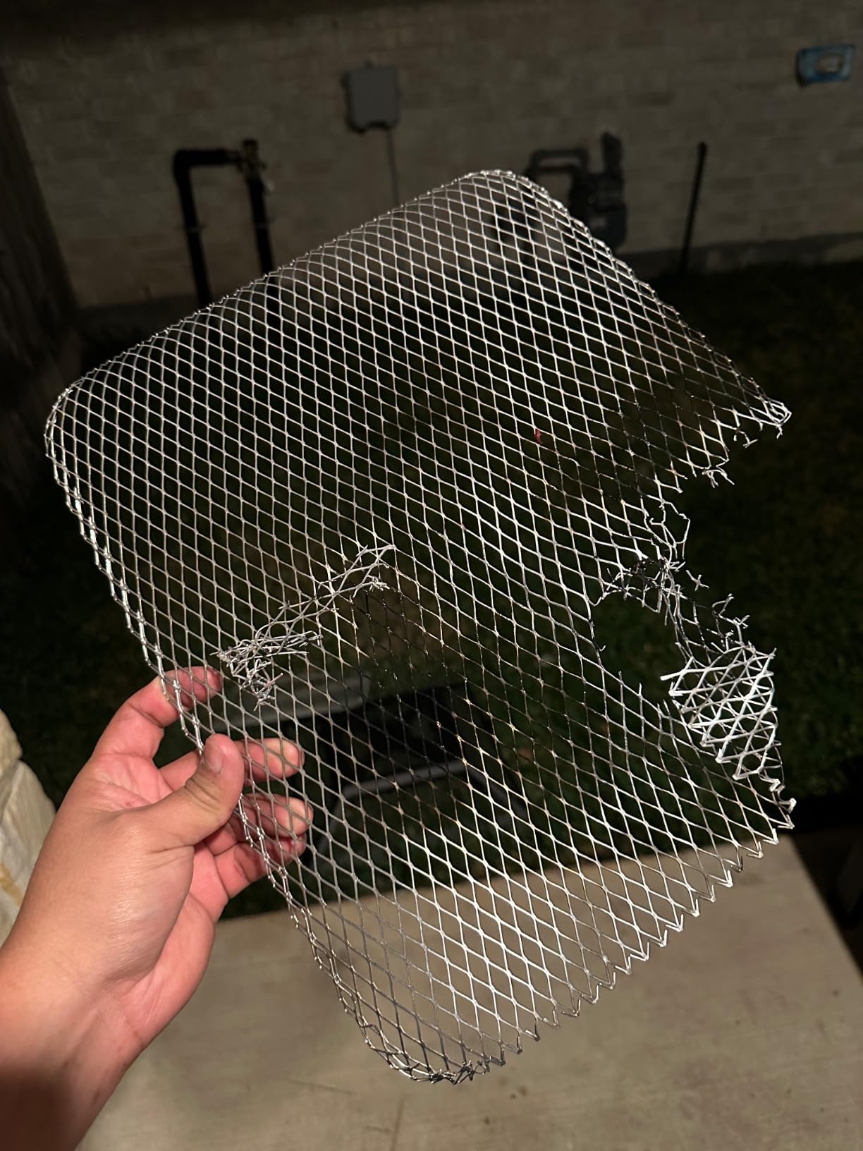 Luxshiny BBQ Grill Mesh Mat: 10Pcs Disposable Aluminum Grill Topper Broiler Net Pans Non-Stick Cooking Grid Grates Pad Baking Tools for Outdoor Camping Barbeque Picnics customer photo 1