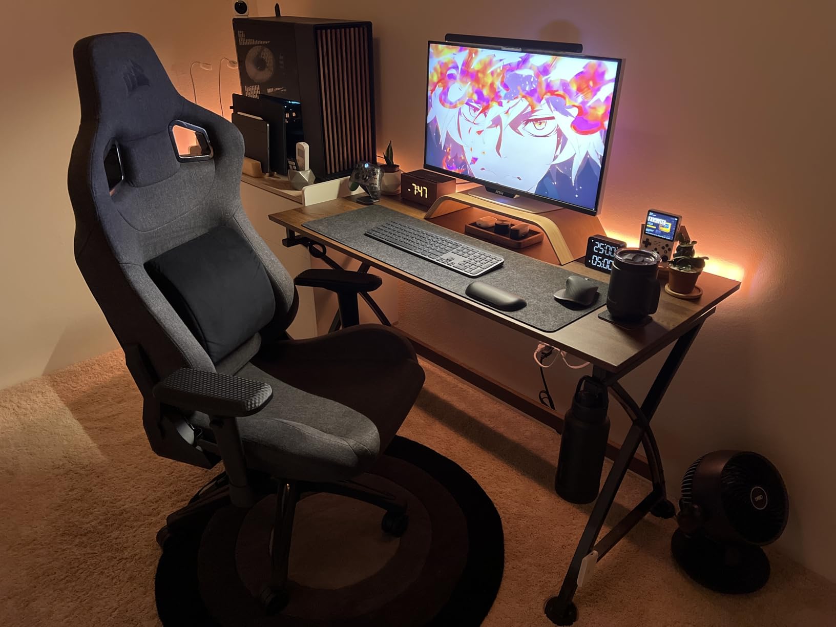 Razer T3 Rush Fabric Gaming Chair (2023) - Racing-Inspired Design - Soft Fabric Exterior - Padded Neck Cushion - Memory Foam Lumbar Support - Adjustable Seat Height - Charcoal customer photo 2