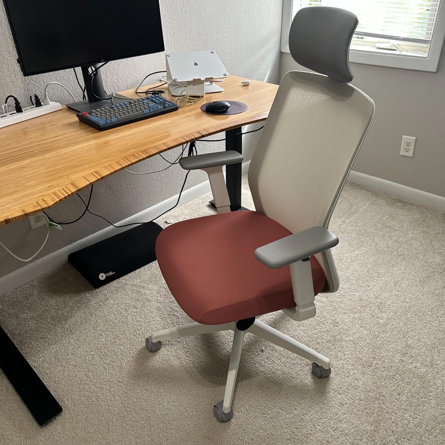 Sidiz T40 SE Ergonomic Office Chair: Comfortable Home Office Chair for Light Users with Reclining Tilt Lock, Headrest, 3D Armrests, Mesh Back Computer Desk Chair (Black) customer photo 1