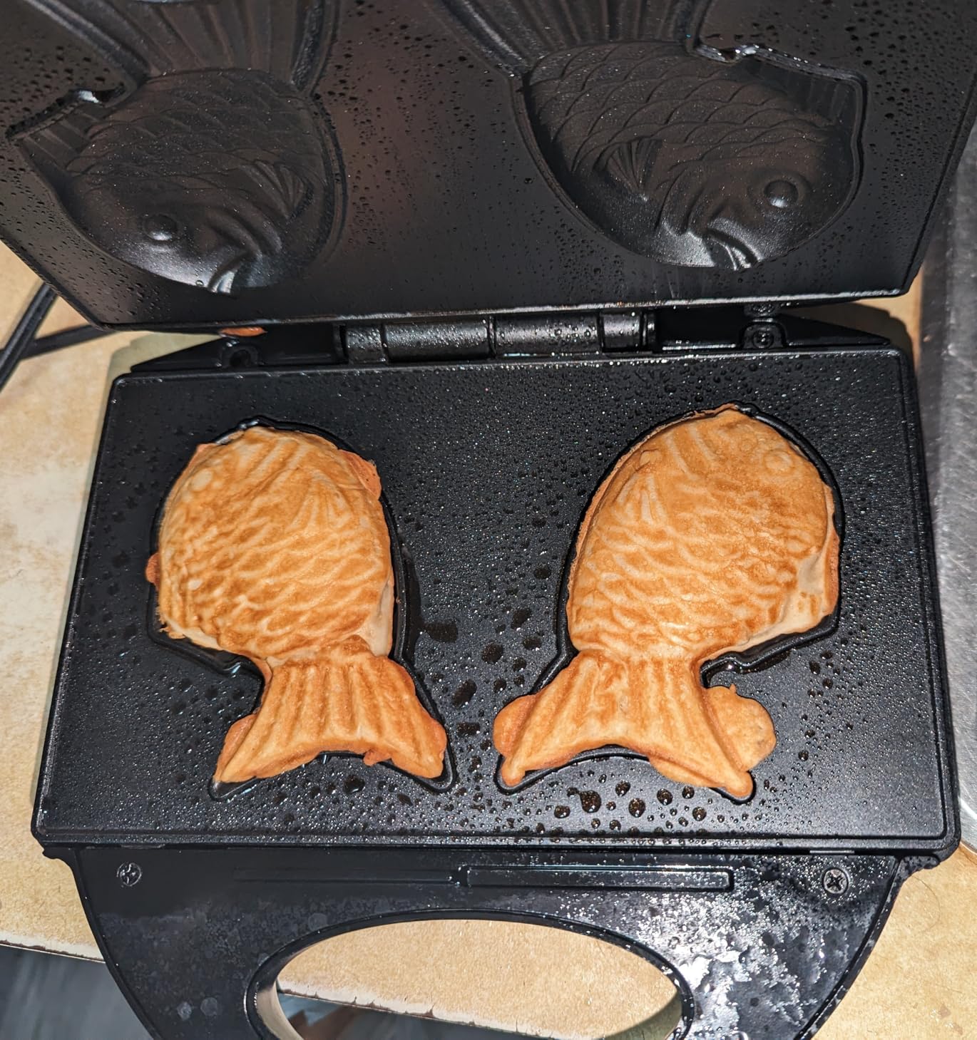 FineMade Taiyaki Fish Waffle Maker Machine with Non Stick Cooking Plate, Electric Japanese Fish Shaped Waffle Iron Pan, Korean Bungeoppang Pan, Recipe Included customer photo 2