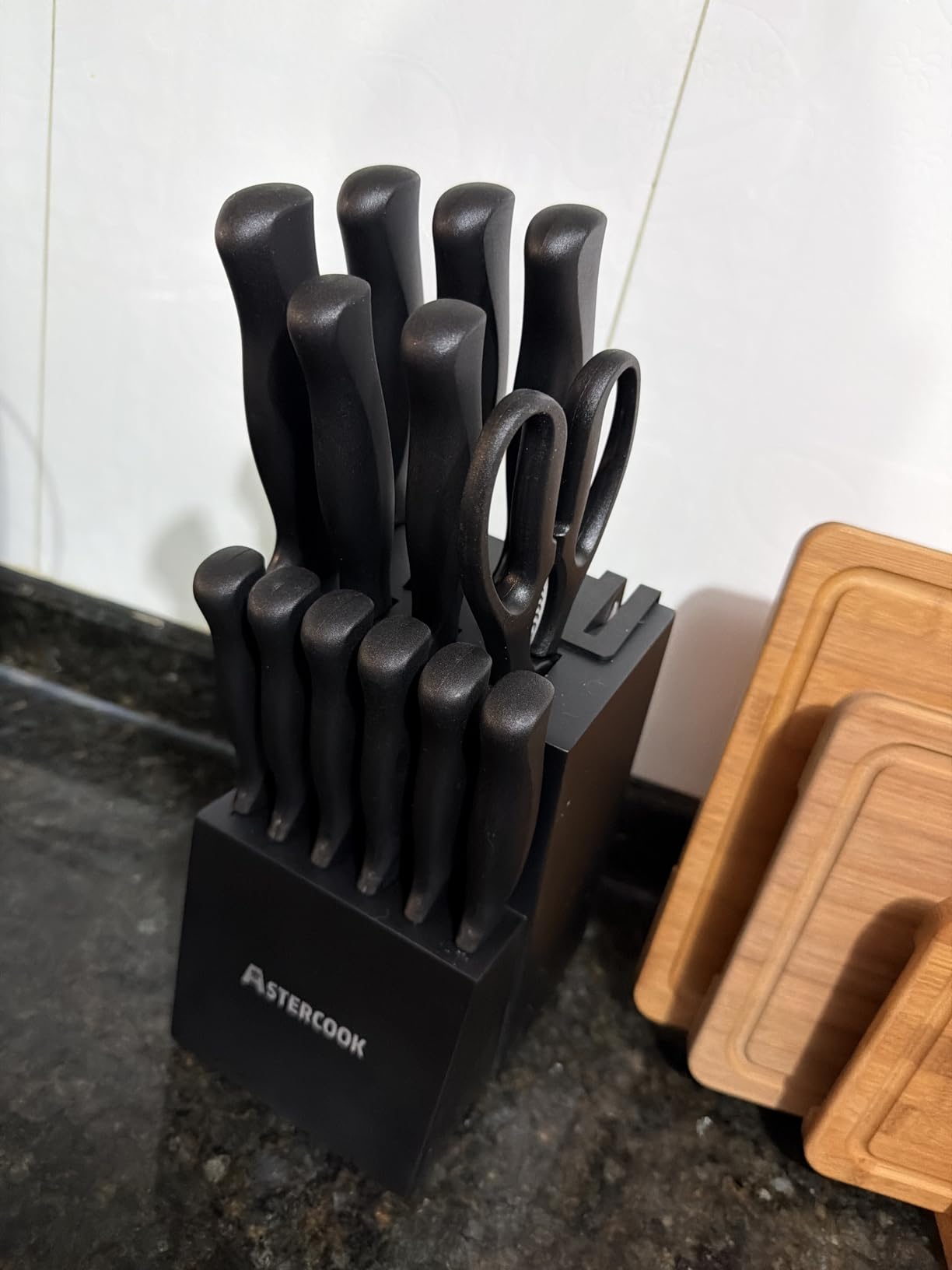 Astercook 15 Pieces Knife Sets for Kitchen with Block, Dishwasher Safe Kitchen Knife Set with Built in Sharpener Block, German Stainless Steel Kitchen Utensils Set customer photo 1