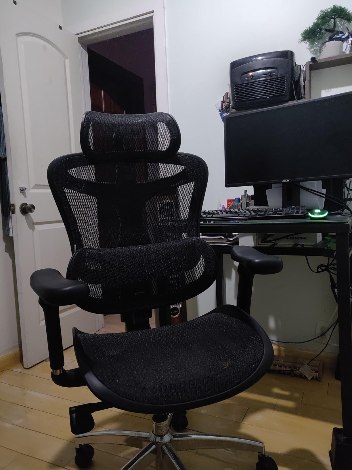 SIHOO Doro C300 Ergonomic Office Chair with Ultra Soft 3D Armrests, Dynamic Lumbar Support, Adjustable Backrest, Swivel Big and Tall Computer Chair (Black) customer photo 2