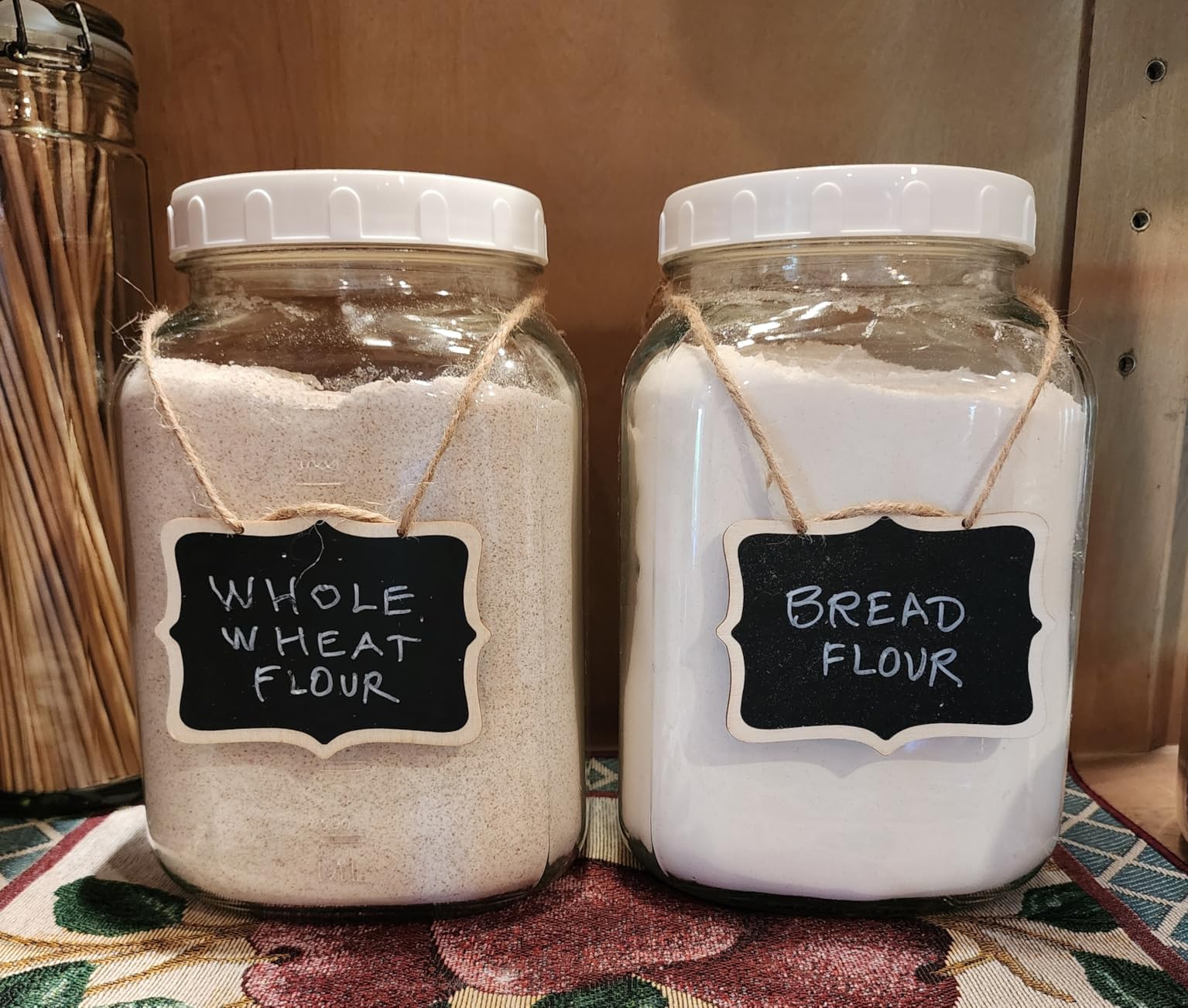 2 Pack Wide Mouth 1 Gallon Clear Glass Jar with Lid, Heavy Duty Airtight Screw Lid with Silicone Gasket - Large Mason Jar with 2 Scale Mark for Fermenting Kombucha and Storing Food(Extra 2 Gaskets) customer photo 1