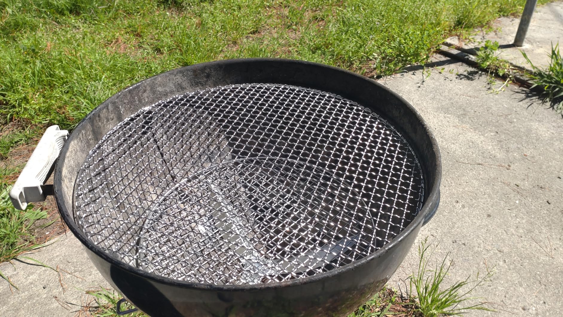 Multi-Purpose Barbecue Net, BBQ Net for Grilling, SUS304 BBQ Grill Mesh, Round Barbecue Wire Rack, BBQ Rack/Grate/Steam Mesh for Camping Charbroil Outdoor Barbeque Backyards customer photo 1