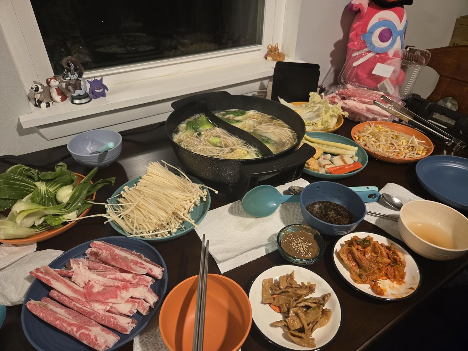 Food Party Electric Hot Pot 6L with Divider Hotpot Pot Electric Shabu Shabu Pot 110V 1200W PFOA FREE Non-Stick Chinese Hot Pot 5-Level Temperature Control customer photo 2
