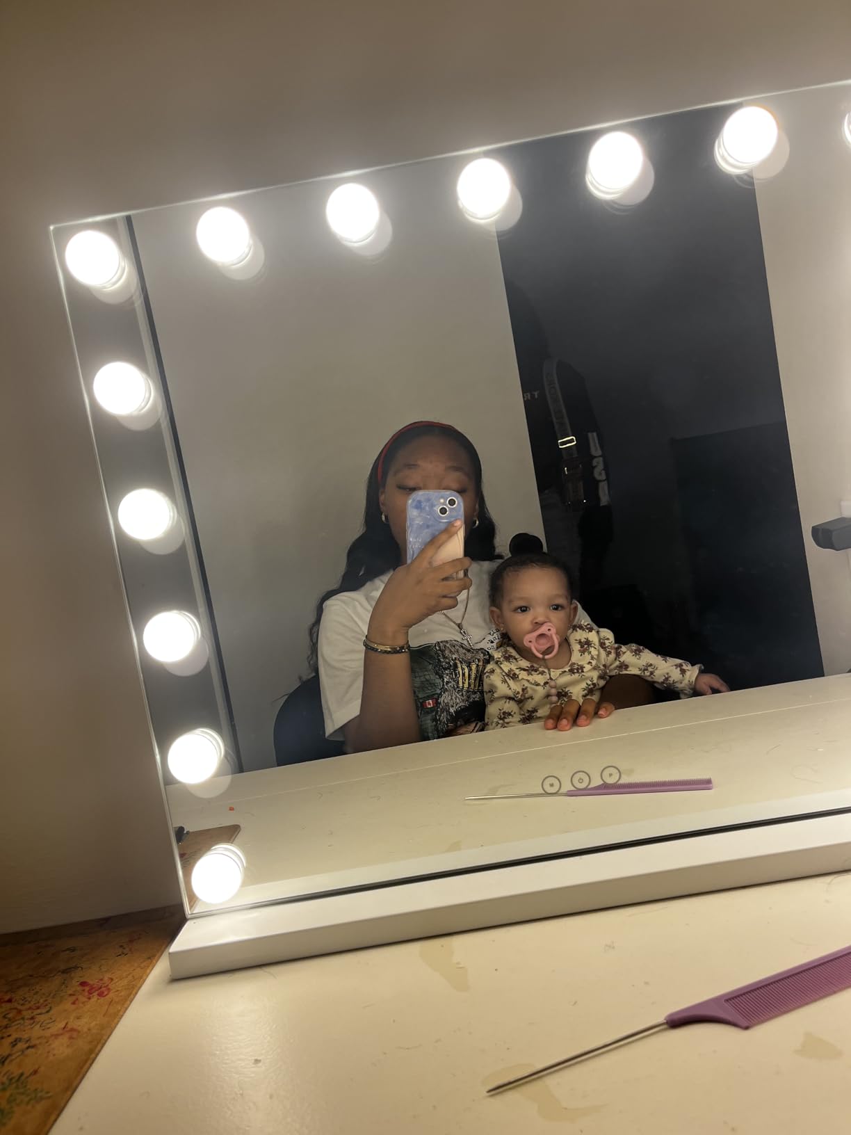 Vanity Mirror with Lights Lighted Makeup Mirror with Dimmable LED Bulbs, 3 Color Lighting Modes, USB Charging Port Touch Control, Sturdy Metal Frame Design, White (50x40cm) customer photo 2