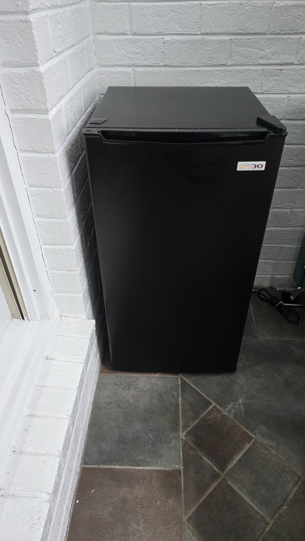 Igloo 3.2 Cu.Ft. Mini Fridge with Freezer - Single Door Compact Refrigerator with Glass Shelves for Homes, Dorms & Offices- Keep Snacks, Drinks & Frozen Foods Cool with Temperature Control Mini Fridge customer photo 1
