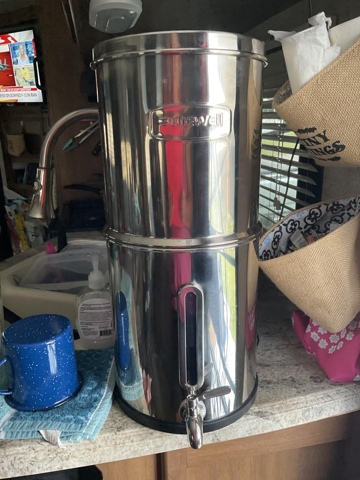 Purewell 2.25G Gravity Water Filter System with Water Level Window, 3-Stage 0.01um Ultra-Filtration Stainless Steel Countertop System with 2 Filters and Stand, Reduce 99% Chlorine, PW-KS customer photo 2