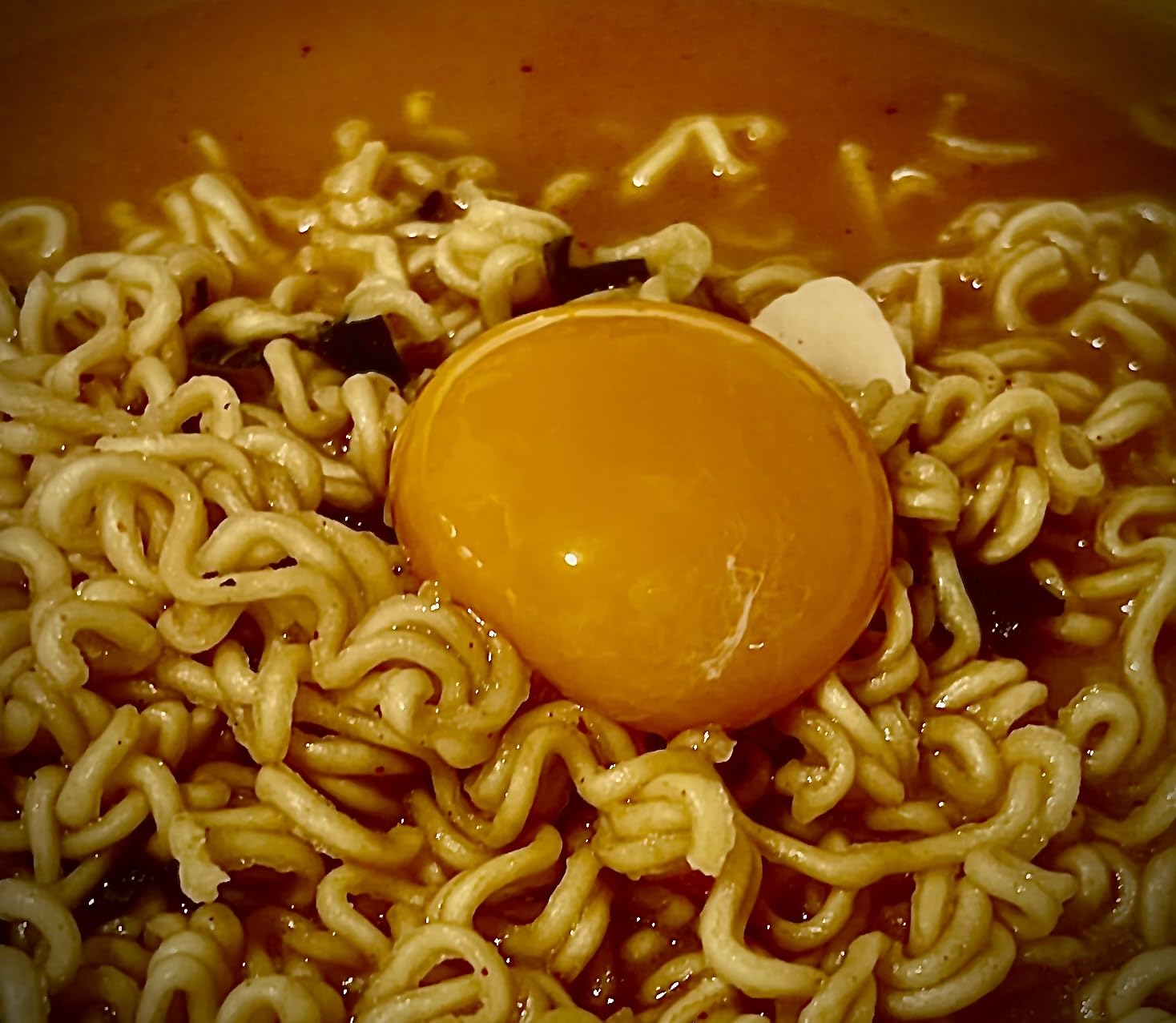 Nongshim Shin Ramyun Black Noodles, Spicy Korean Signature Instant Ramyun, Rich Beef Bone Broth, Pantry Essential Korean Noodles, Quick and Easy, 4.58 oz (Pack of 16) customer photo 1