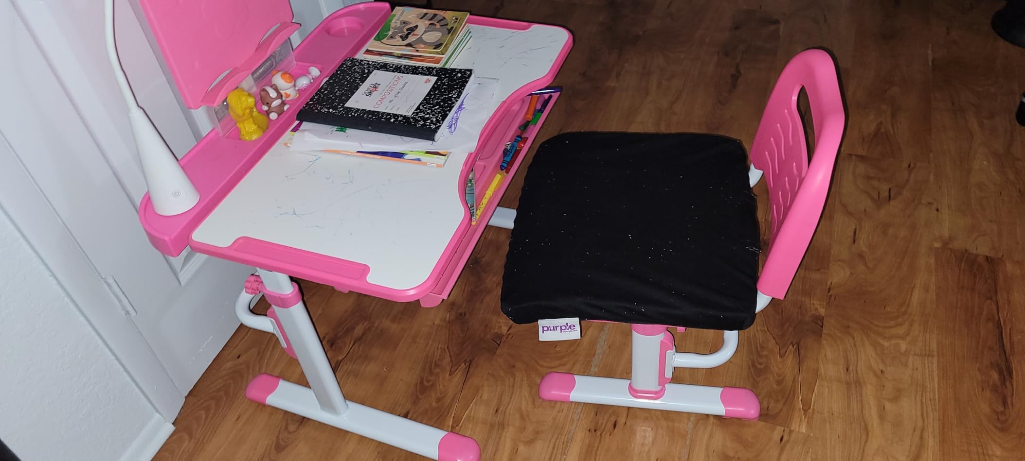 Real Relax Kids Desk and Chair Set, Children's Multifunctional School Tables with Tilt Desktop, LED Light, Metal Hook Pink customer photo 1