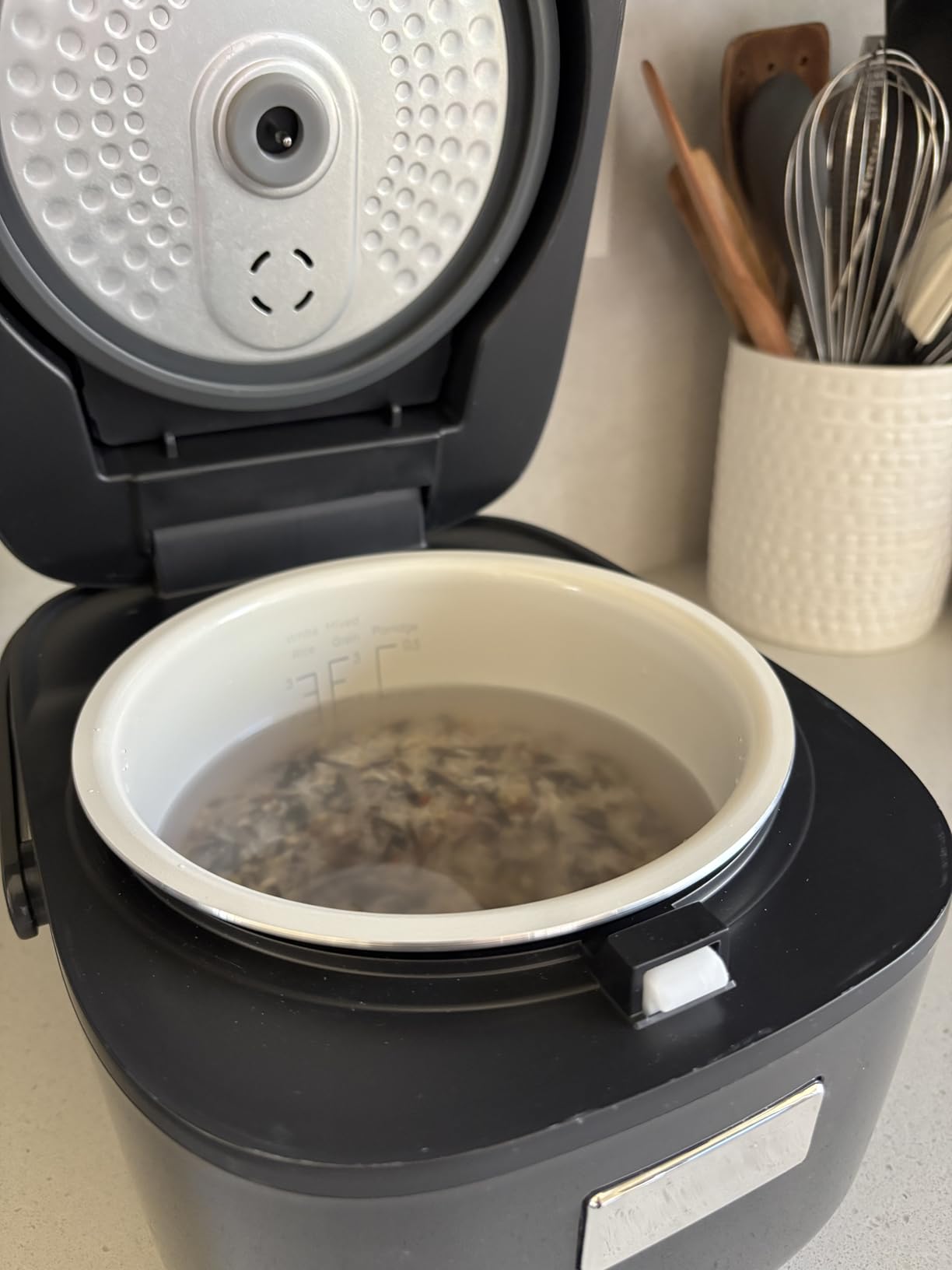 TOSHIBA Rice Cooker Small 3-Cup Uncooked - LCD Display with 8 Cooking Functions: Rice, Oatmeal, Mixed Grains and More, NonStick Inner Pot, Grey customer photo 1