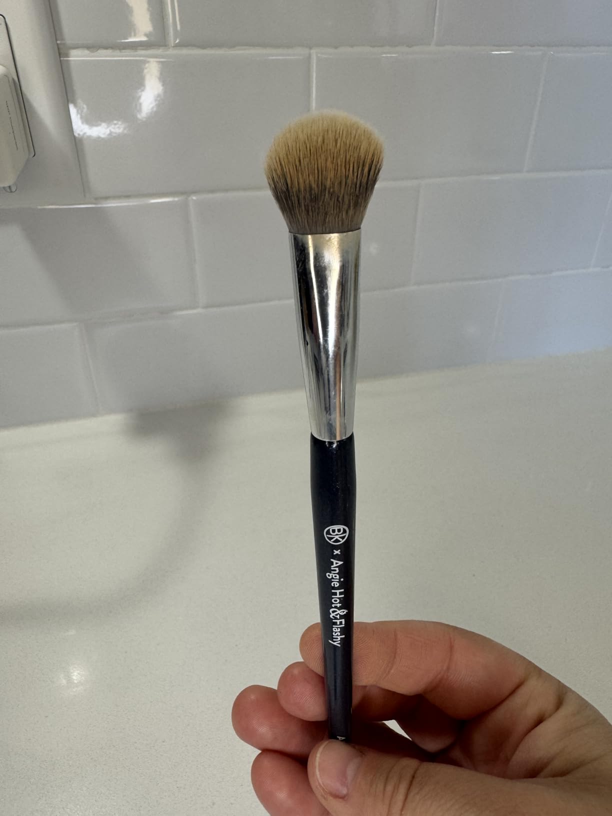 BK BEAUTY BRUSHES - ANGIE HOT & FLASHY A506 CONCEALER - Viral 