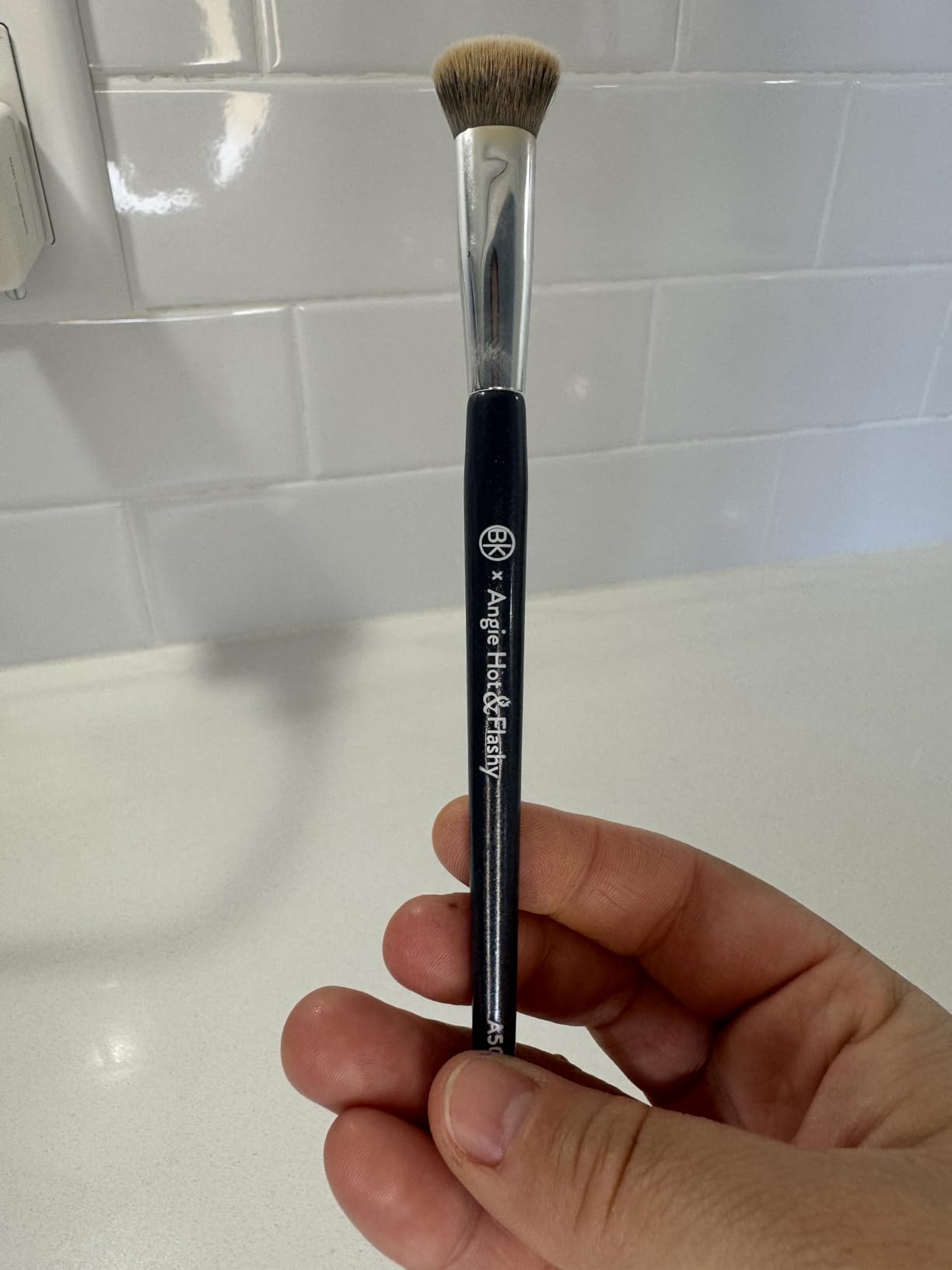 BK BEAUTY BRUSHES - ANGIE HOT & FLASHY A506 CONCEALER - Viral 