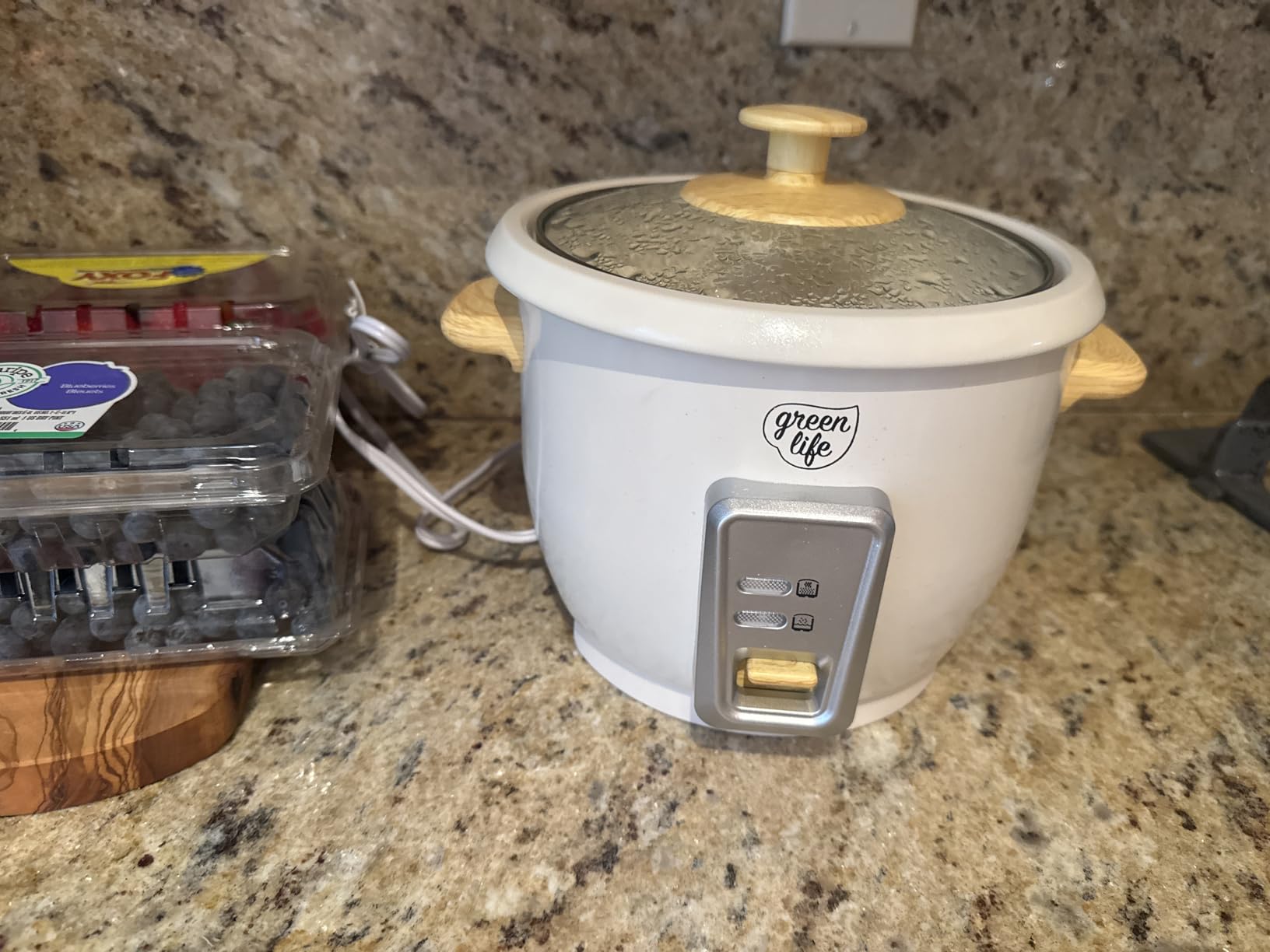 GreenLife Rice Cooker with Removable PFAS-Free Ceramic Nonstick Pot, 3-Cups Uncooked/6-Cups Cooked, Grains & Oatmeal Multicooker, Compact One-Switch Design, Auto Keep Warm, Easy Clean, Gray customer photo 1