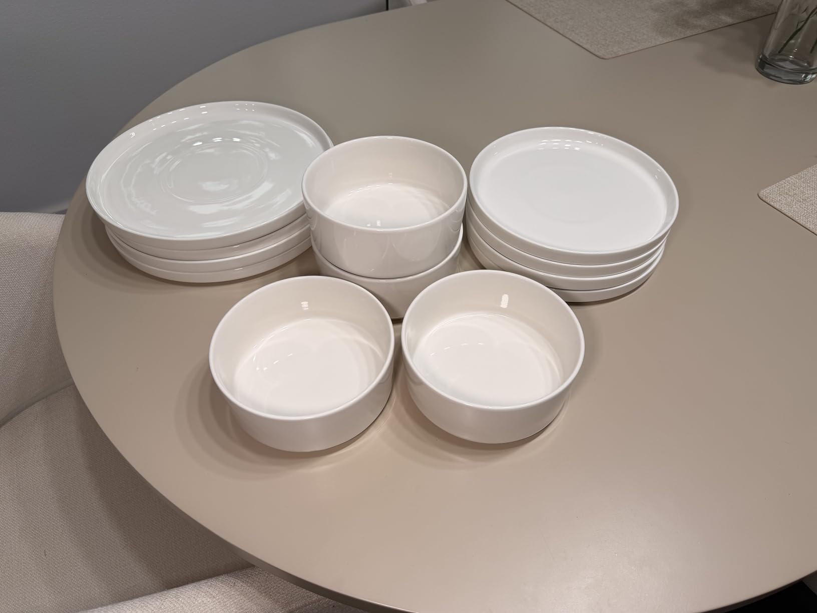 MALACASA 12 Pieces Porcelain Dinnerware Set, Modern White Dish Set for 4, Premium Serving Plates and Bowls Sets, Chip and Scratch Resistant Dishware Sets Kitchen Dishes Dining Ware Set, Series LEAH customer photo 1