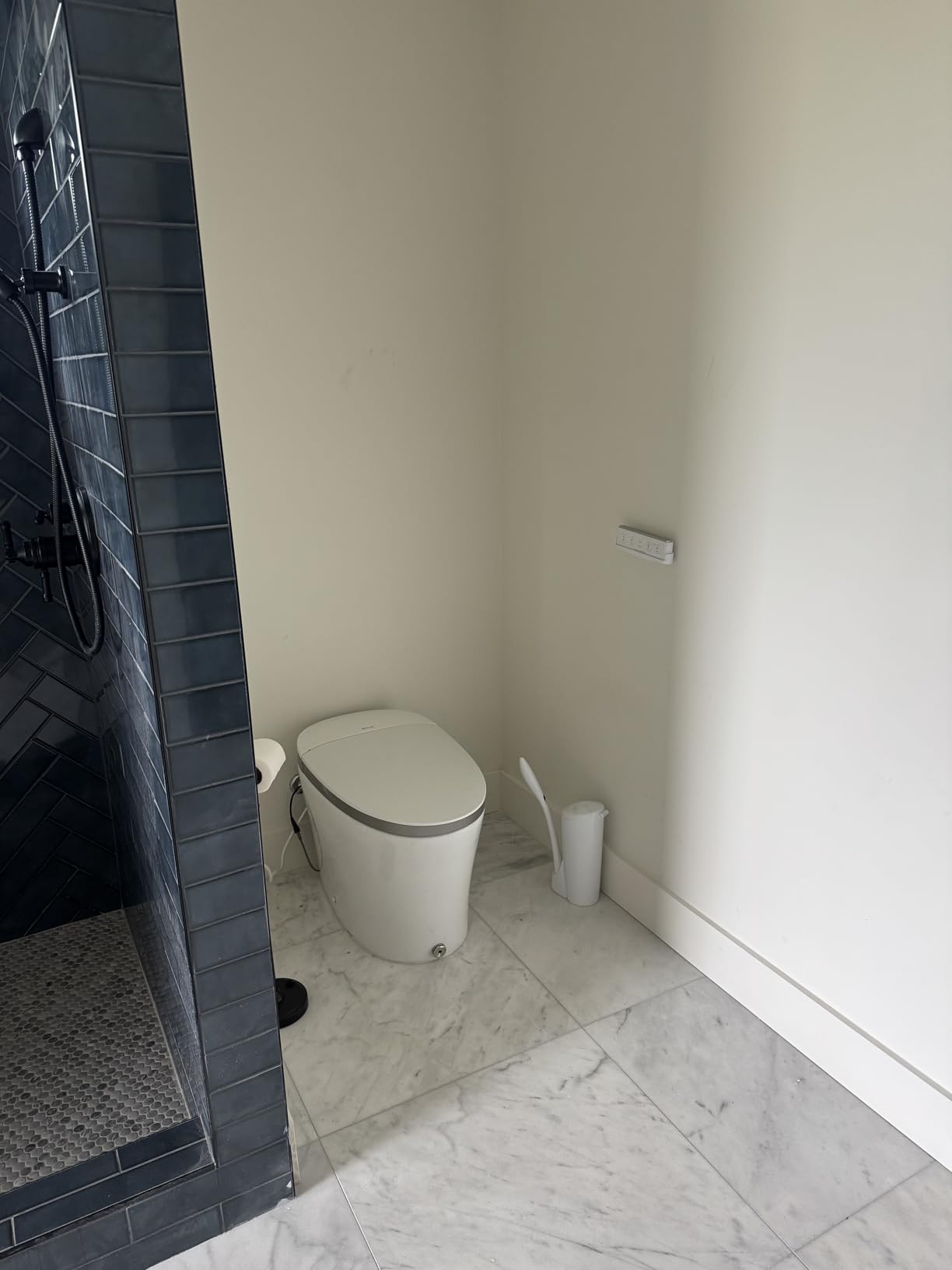 EPLO Smart Toilet with Powerful Flush, Auto Open/Close, Foam Shield, Elongated Heated Seat, ADA Comfort Height Bidet Toilet, Instant Warm Water & Dryer, Temp Display - iX7-PRO customer photo 2