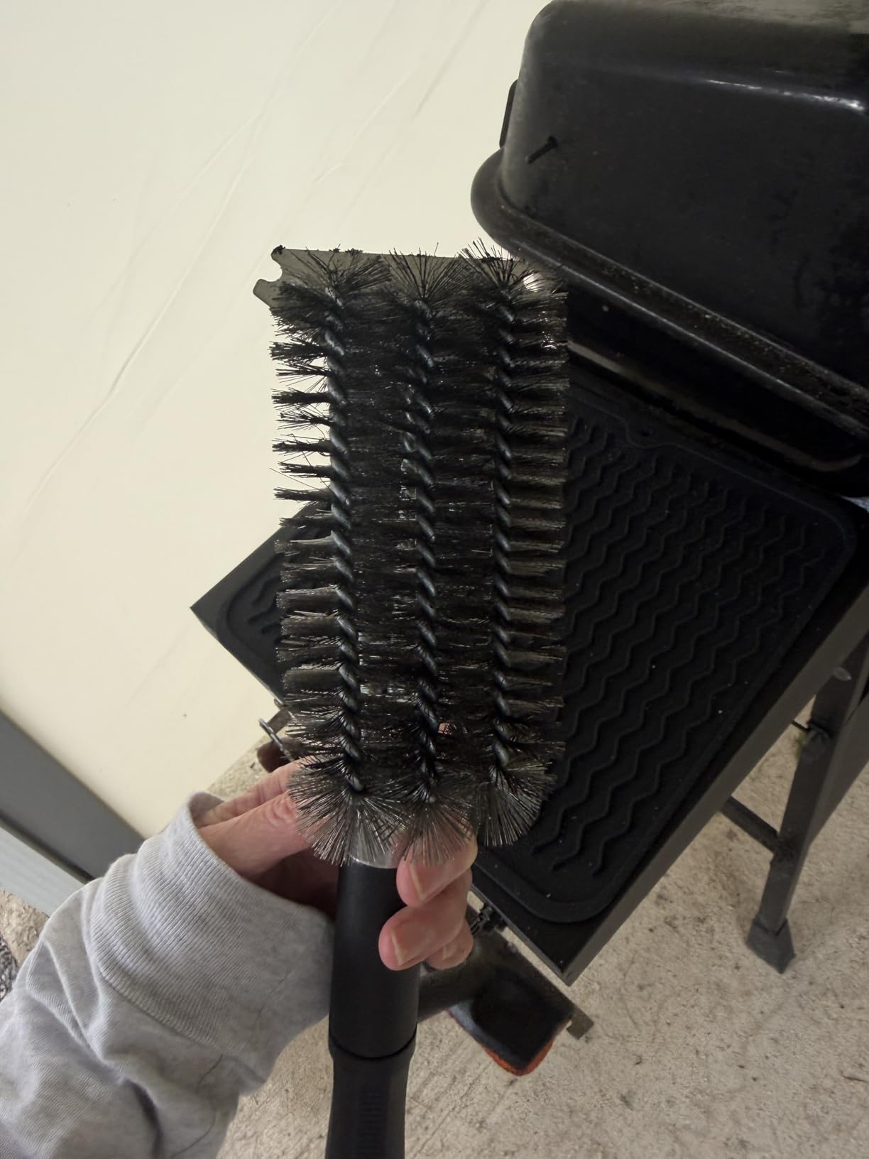 Grill Brush and Scraper - 18