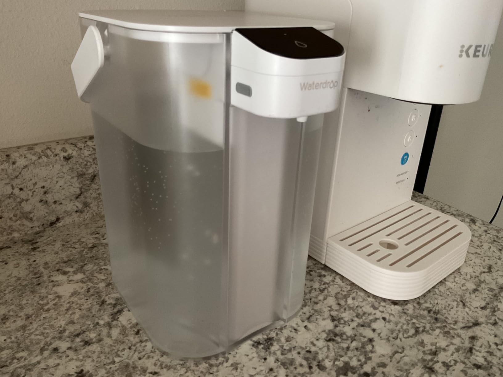 Waterdrop ED01W Electric Water Filter Pitcher, Reduce 99.6% of Lead and 45+ Impurities, 15-Cup 200-Gallon Capacity, Rechargeable Instant Dispenser, NSF/ANSI 42&53&401&372, Does not Lower TDS, White customer photo 2