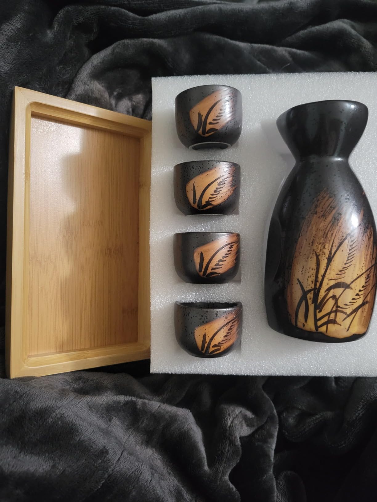 Skyley Japanese Sake Set with Tray Traditional Saki Cups Set Korean Soju Glass Ceramic Japanese Gifts for Cold Wine Holiday Christmas Gifts (Wooden, Grass) customer photo 1
