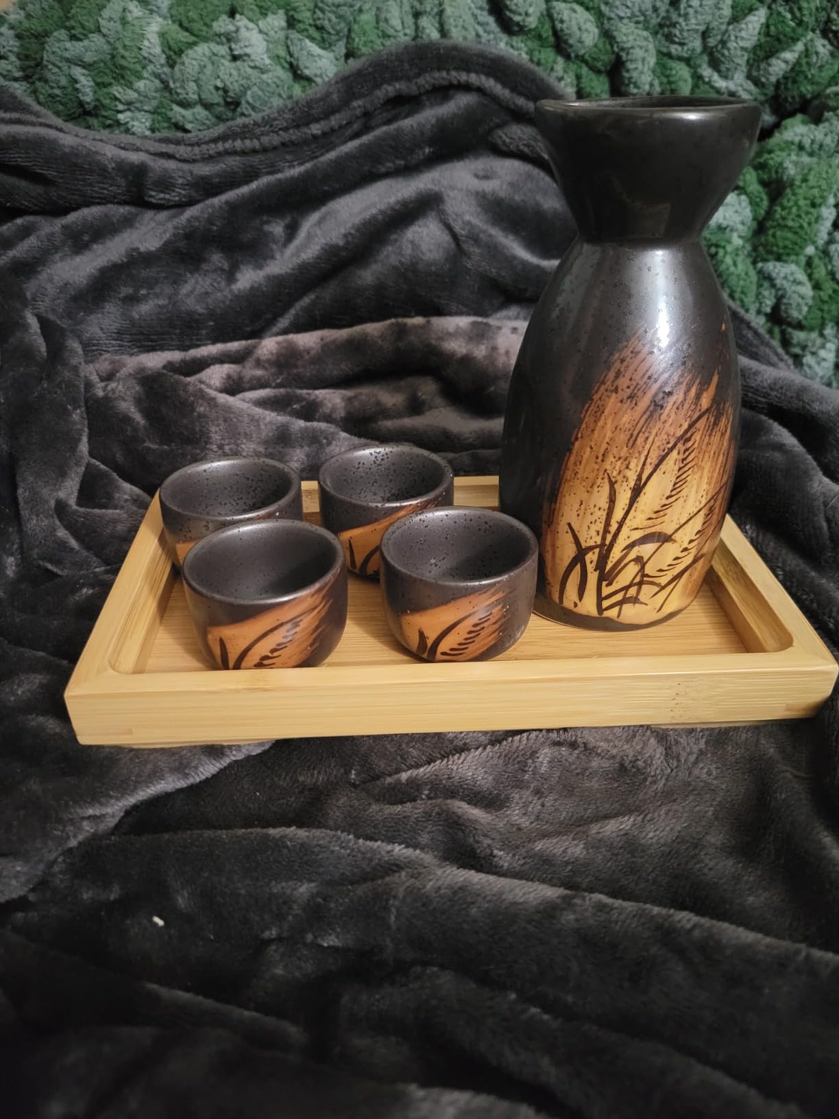 Skyley Japanese Sake Set with Tray Traditional Saki Cups Set Korean Soju Glass Ceramic Japanese Gifts for Cold Wine Holiday Christmas Gifts (Wooden, Grass) customer photo 2