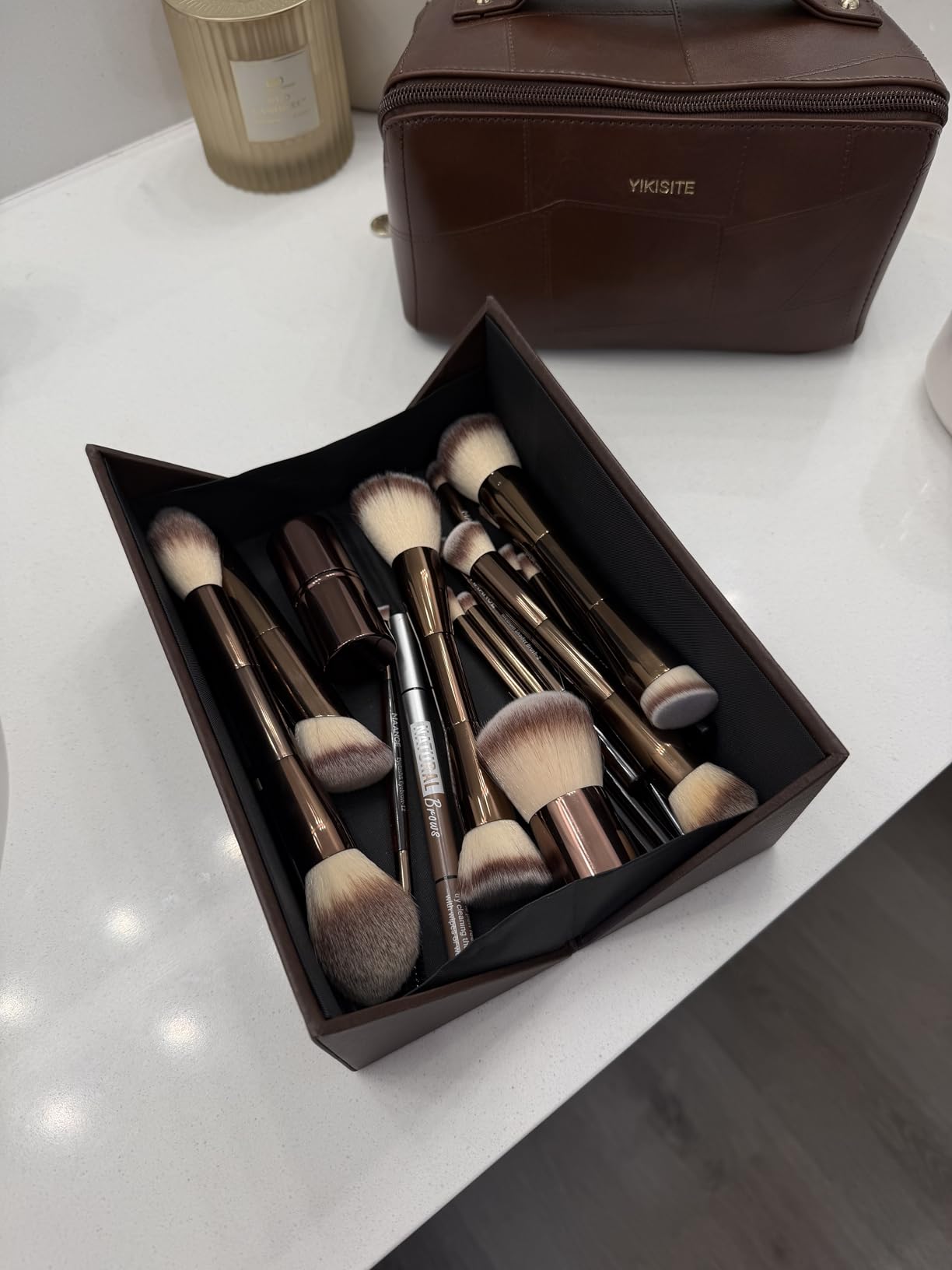 MAANGE 20 Pcs Makeup Brushes with Gift Box, Double-End Multi-functional Makeup Brushes for Blending Liquid Powder Concealer Cream Blush Buffer,CoffeeBrown customer photo 1