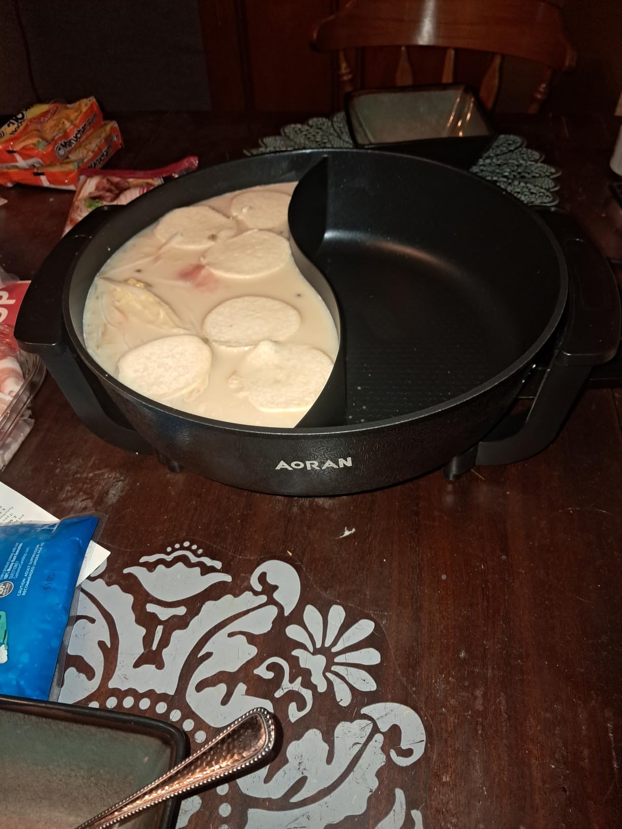 AORAN 6L Electric Hot Pot, Non-Stick Smokeless Cooking Pot with Divider for Hot Pot, Fondue, Shabu Shabu, Multi-Function, Includes Ladle, Tongs, Oil Brush, Food Tongs, Easy to Clean Black customer photo 1