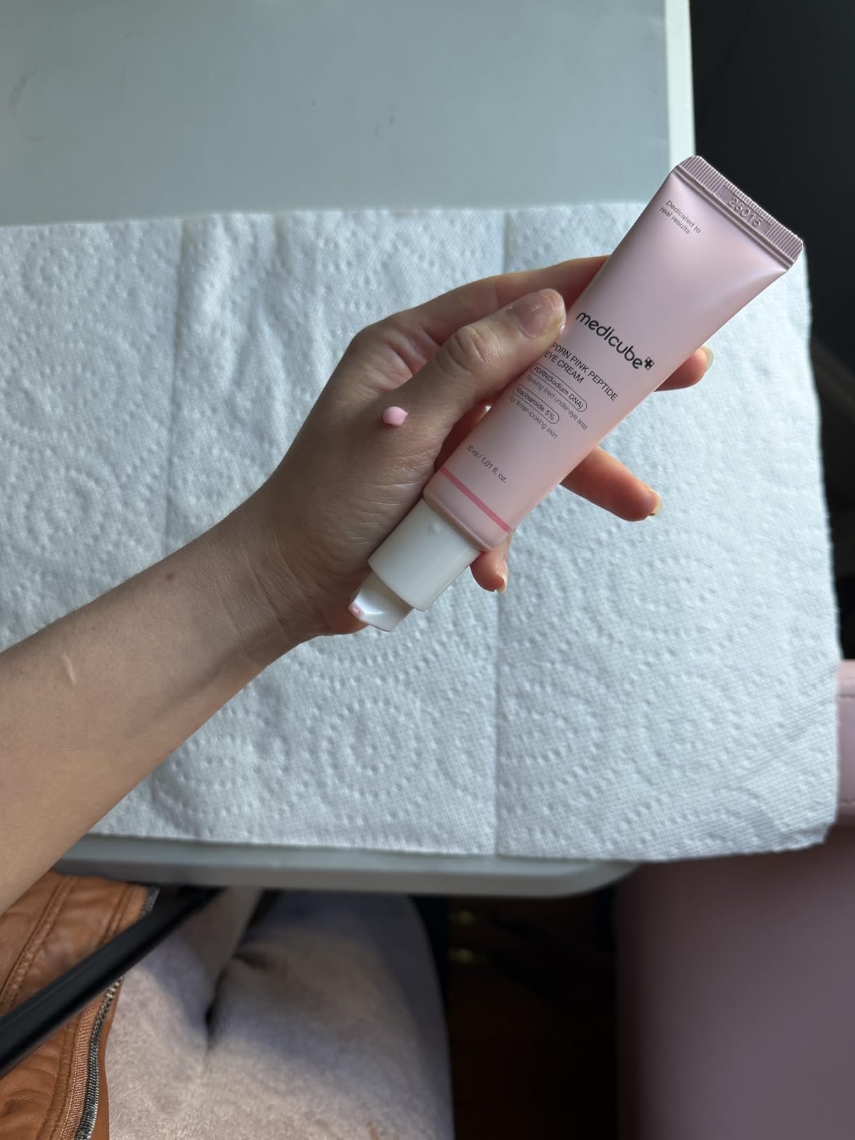 medicube Eye Serum with Salmon DNA PDRN & Pink Peptides | 99% Purity Retinol for Fine Lines | PDRN & Niacinamide for Uneven Skin Tone | Korean Skincare, 1.01 fl.oz customer photo 2